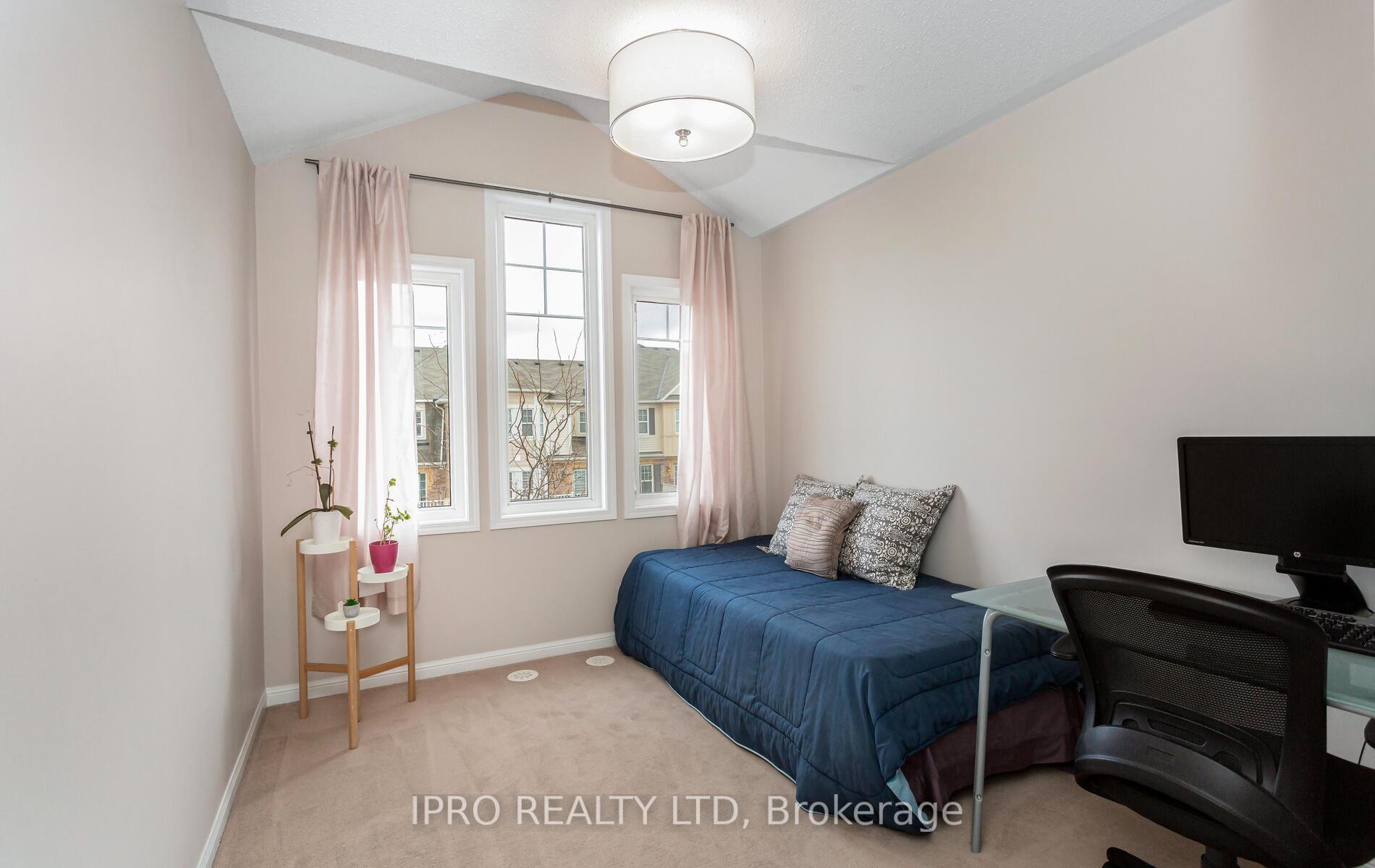 Photo 31 of 929 Nadalin Heights, Milton, Willmott — HOMEH