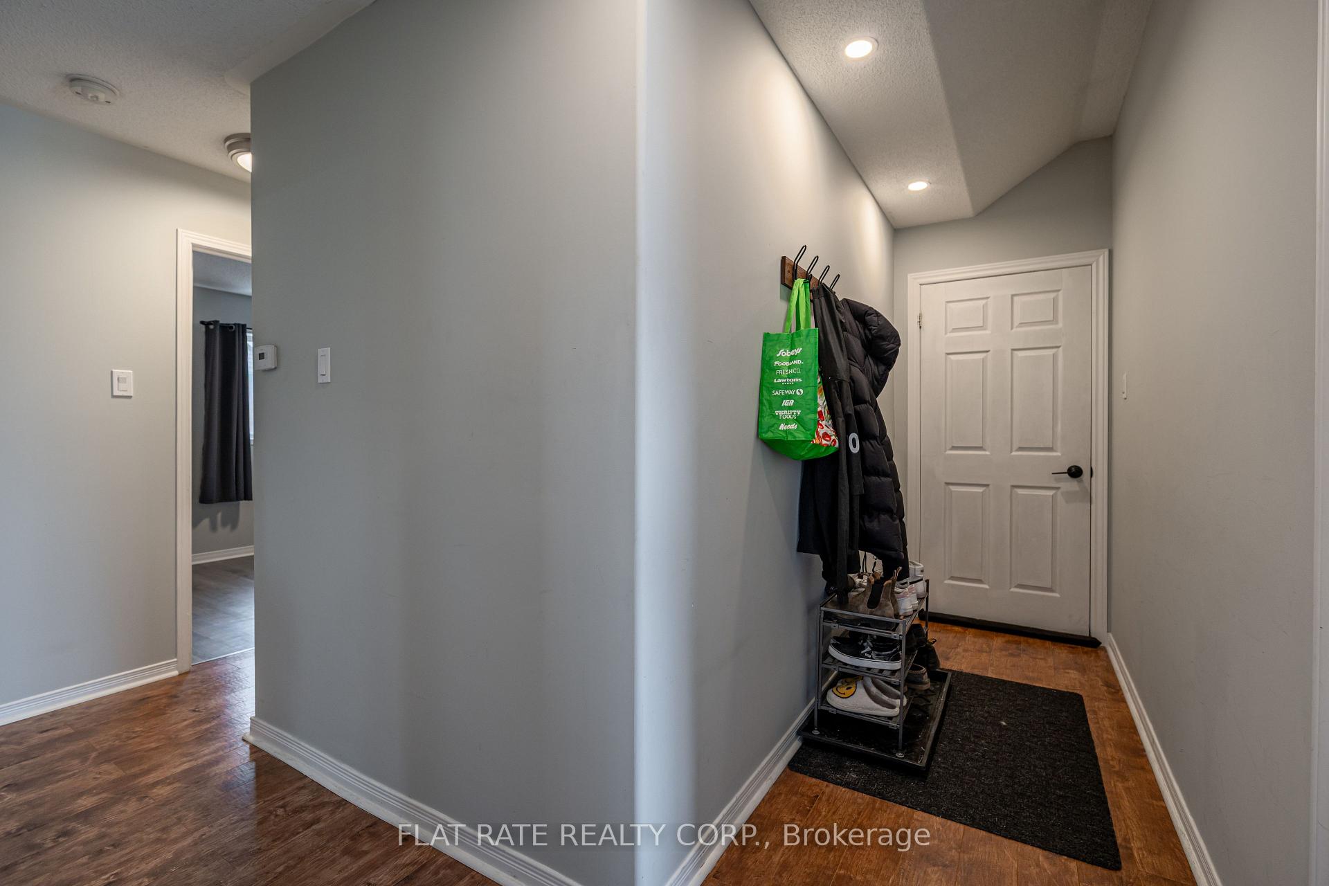 Photo 3 of Unit UPPER, 2512 Keitel Drive, Peterborough, Monaghan Ward 2 — HOMEH