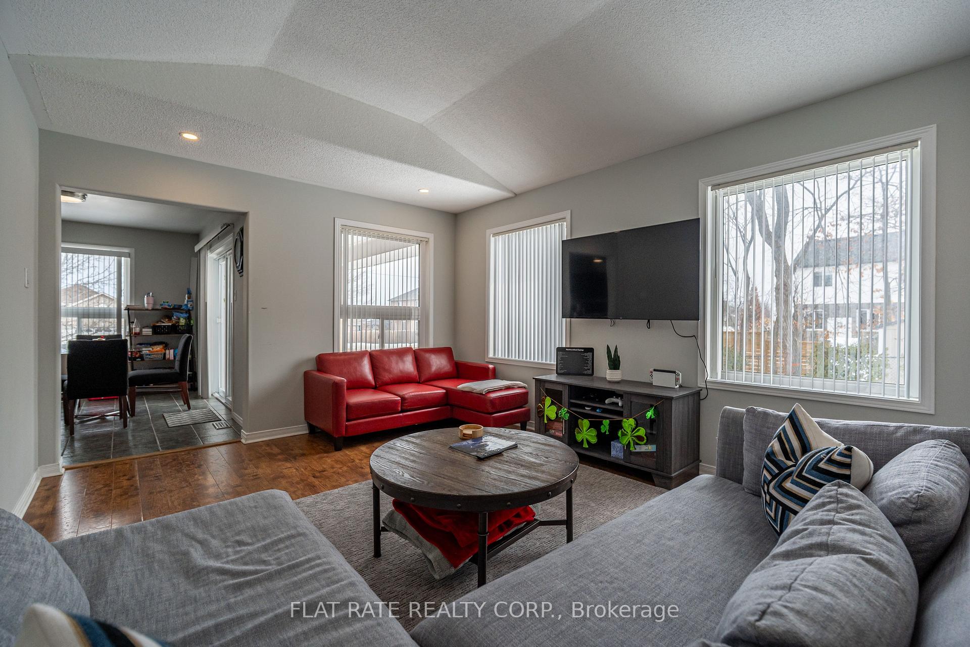 Photo 5 of Unit UPPER, 2512 Keitel Drive, Peterborough, Monaghan Ward 2 — HOMEH