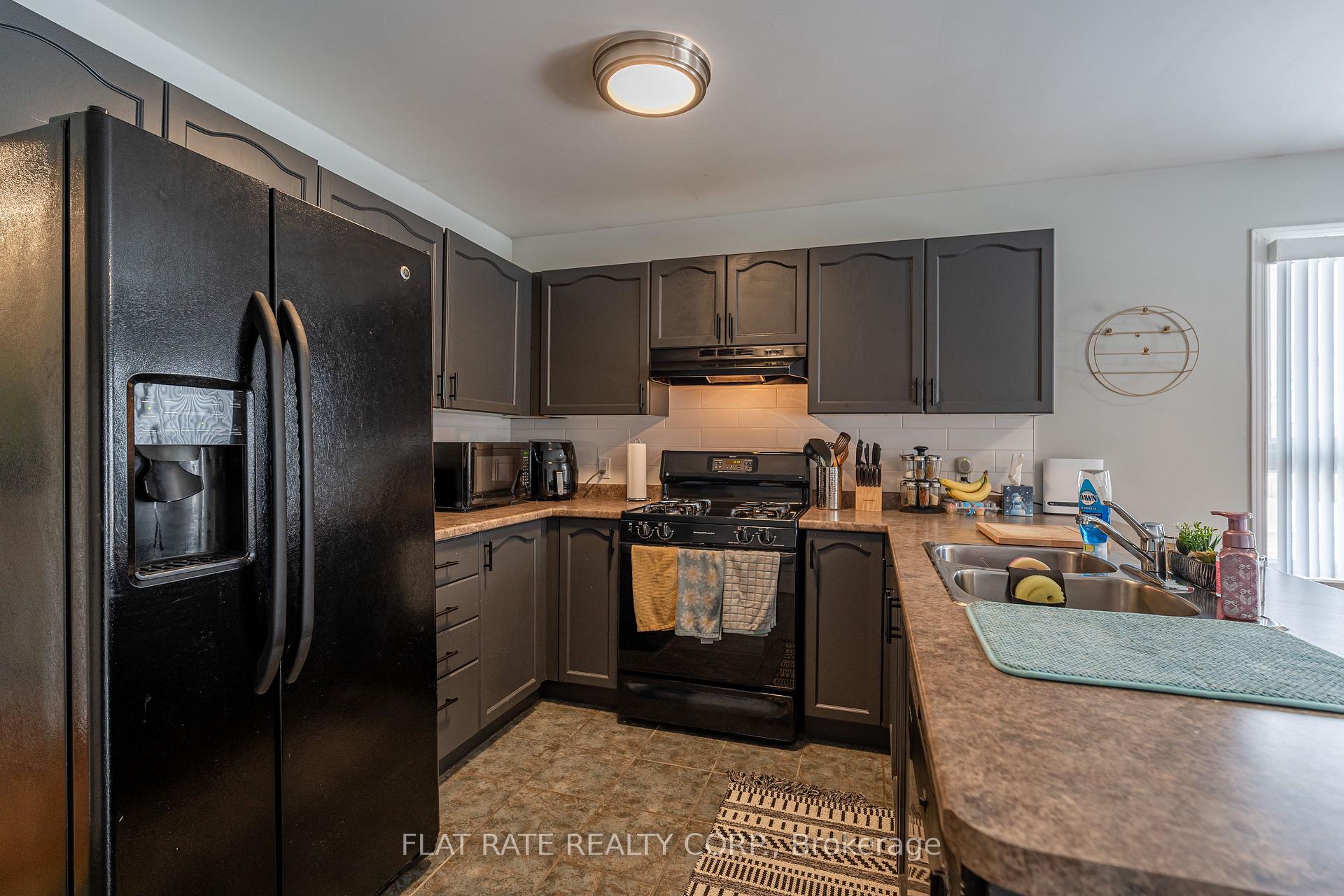 Photo 7 of Unit UPPER, 2512 Keitel Drive, Peterborough, Monaghan Ward 2 — HOMEH