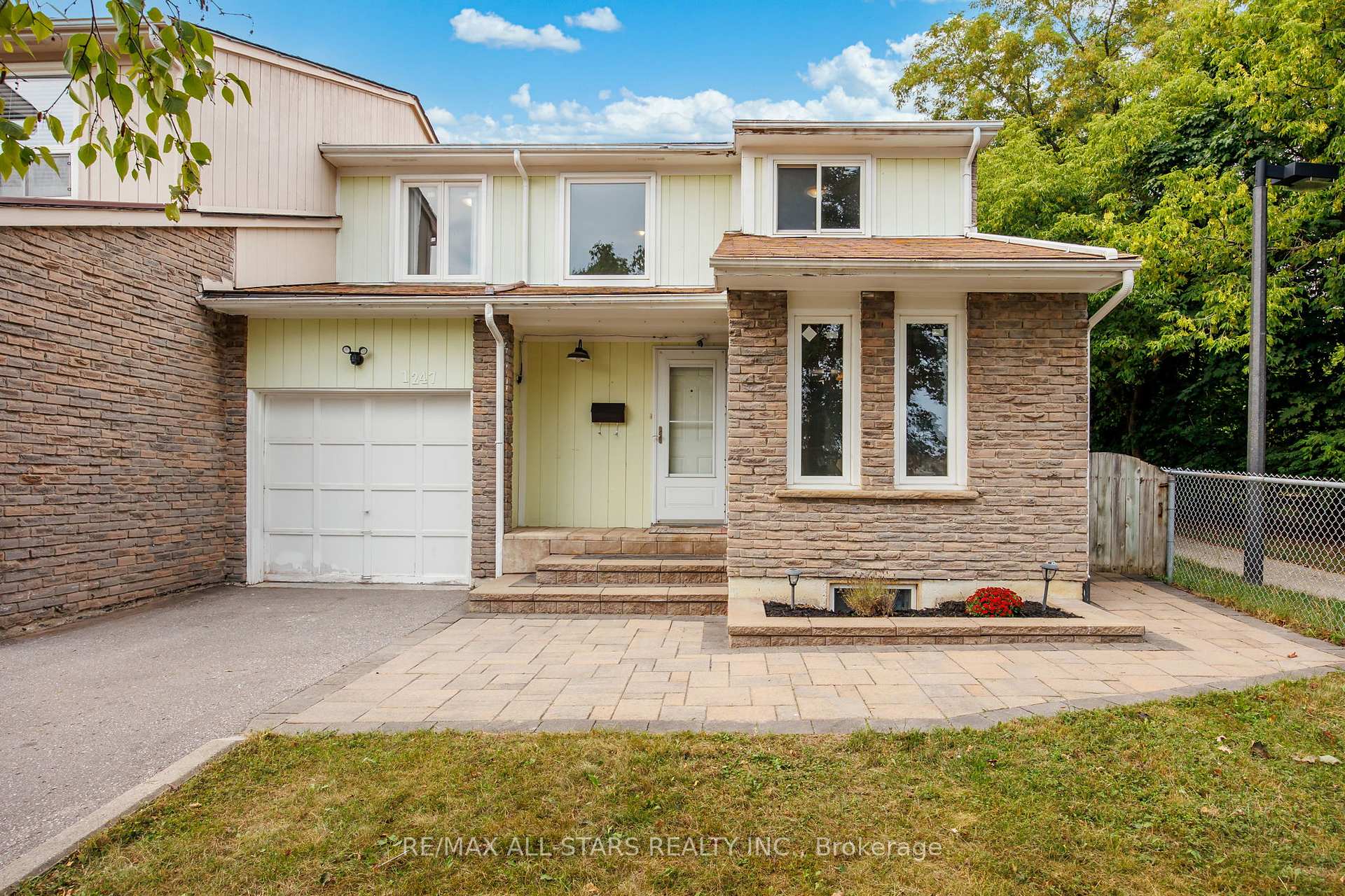 Photo 1 of 1247 Canborough Crescent, Pickering, Liverpool — HOMEH