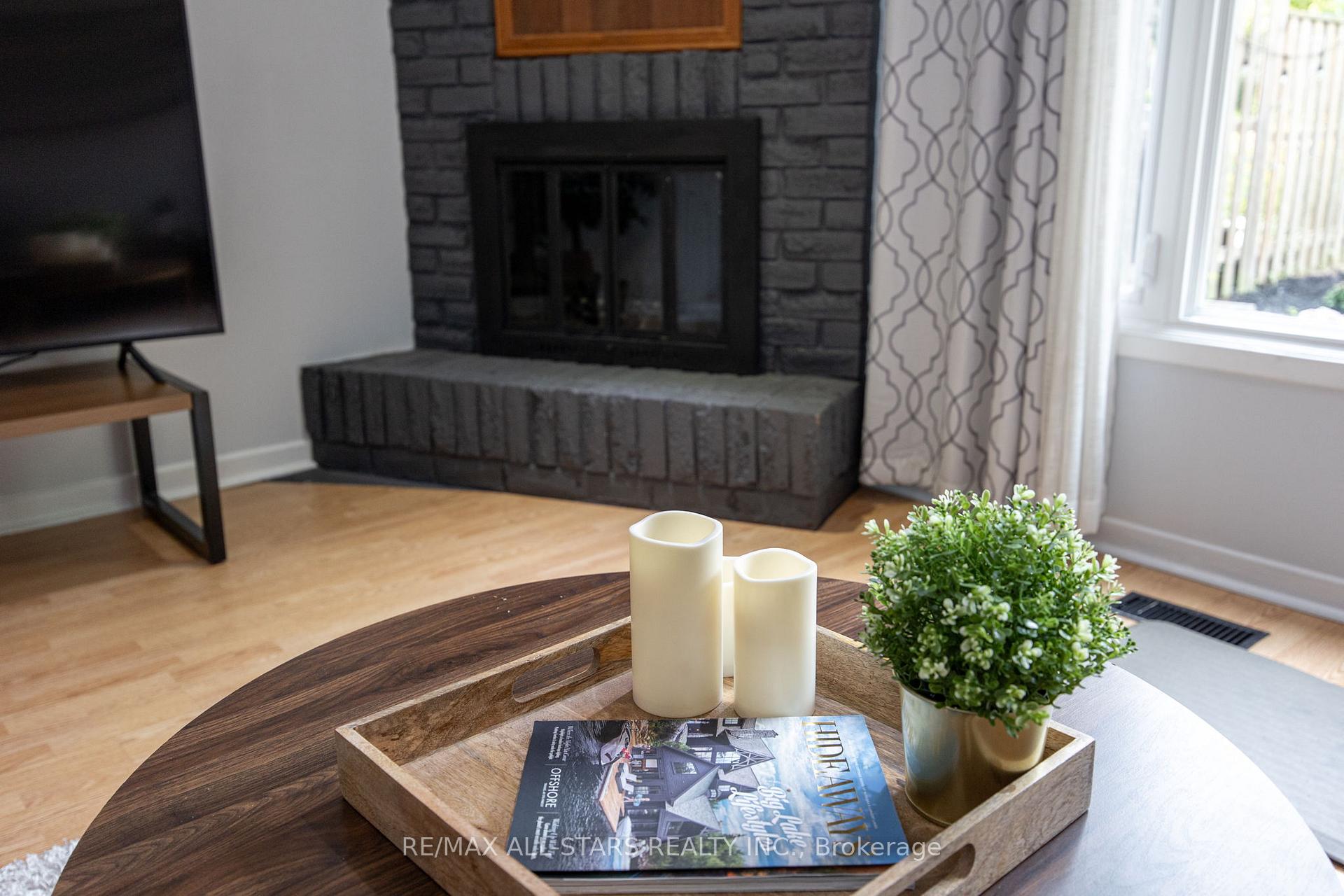 Photo 6 of 1247 Canborough Crescent, Pickering, Liverpool — HOMEH