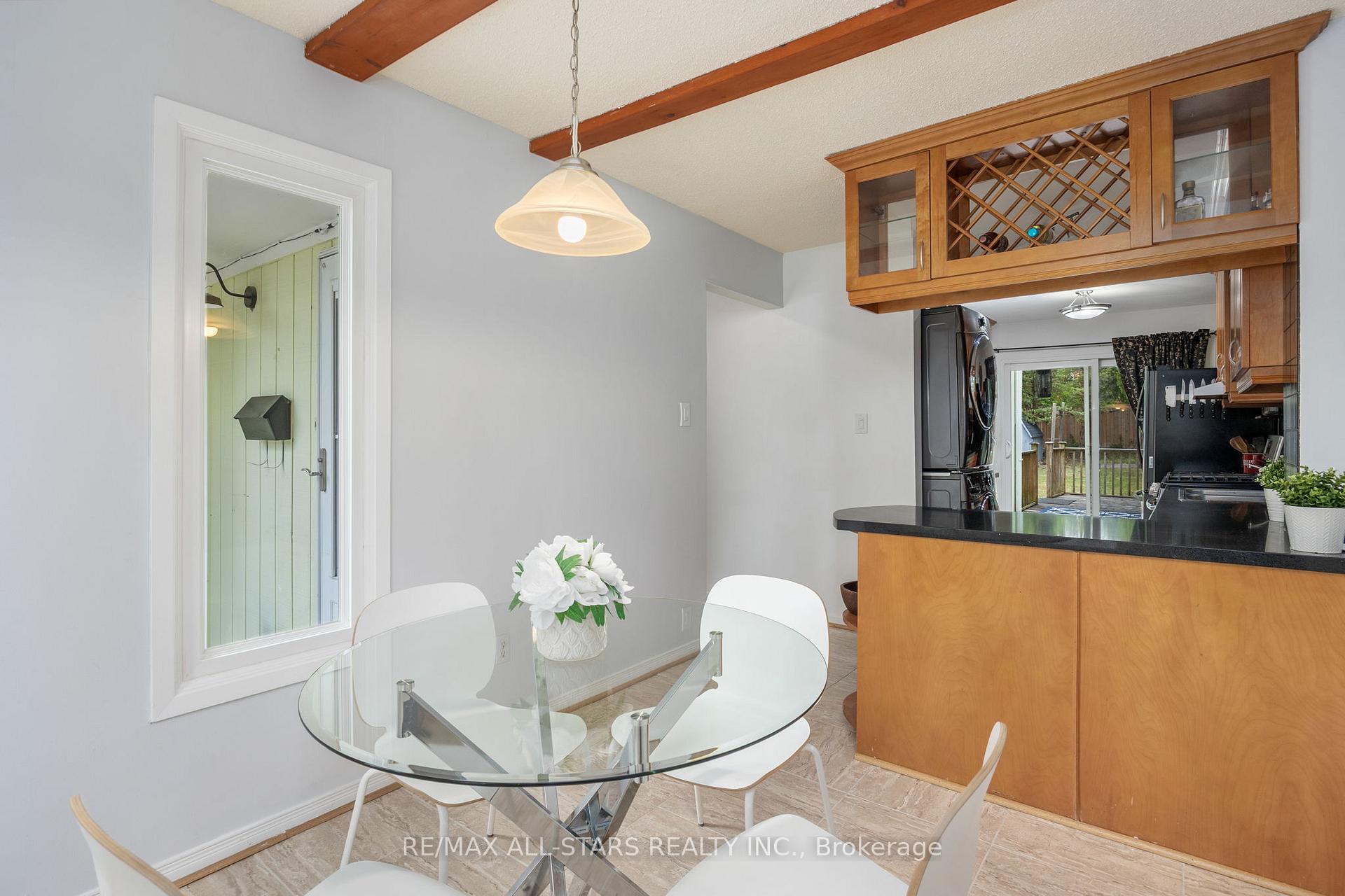 Photo 9 of 1247 Canborough Crescent, Pickering, Liverpool — HOMEH