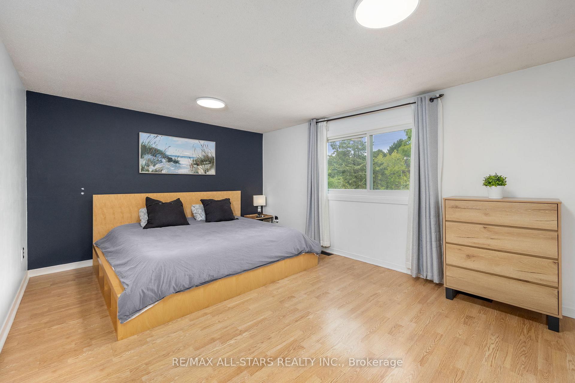 Photo 19 of 1247 Canborough Crescent, Pickering, Liverpool — HOMEH