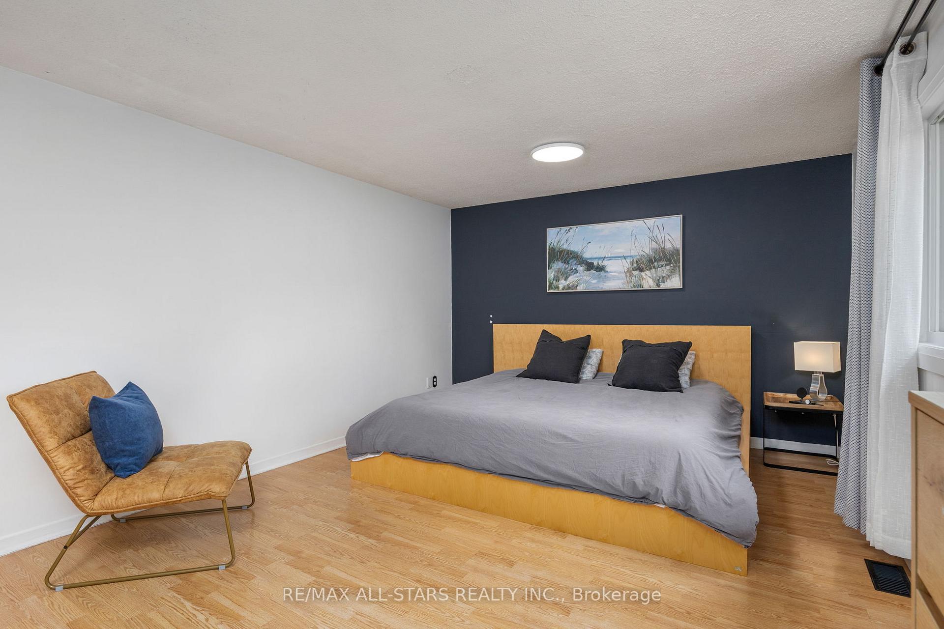 Photo 20 of 1247 Canborough Crescent, Pickering, Liverpool — HOMEH