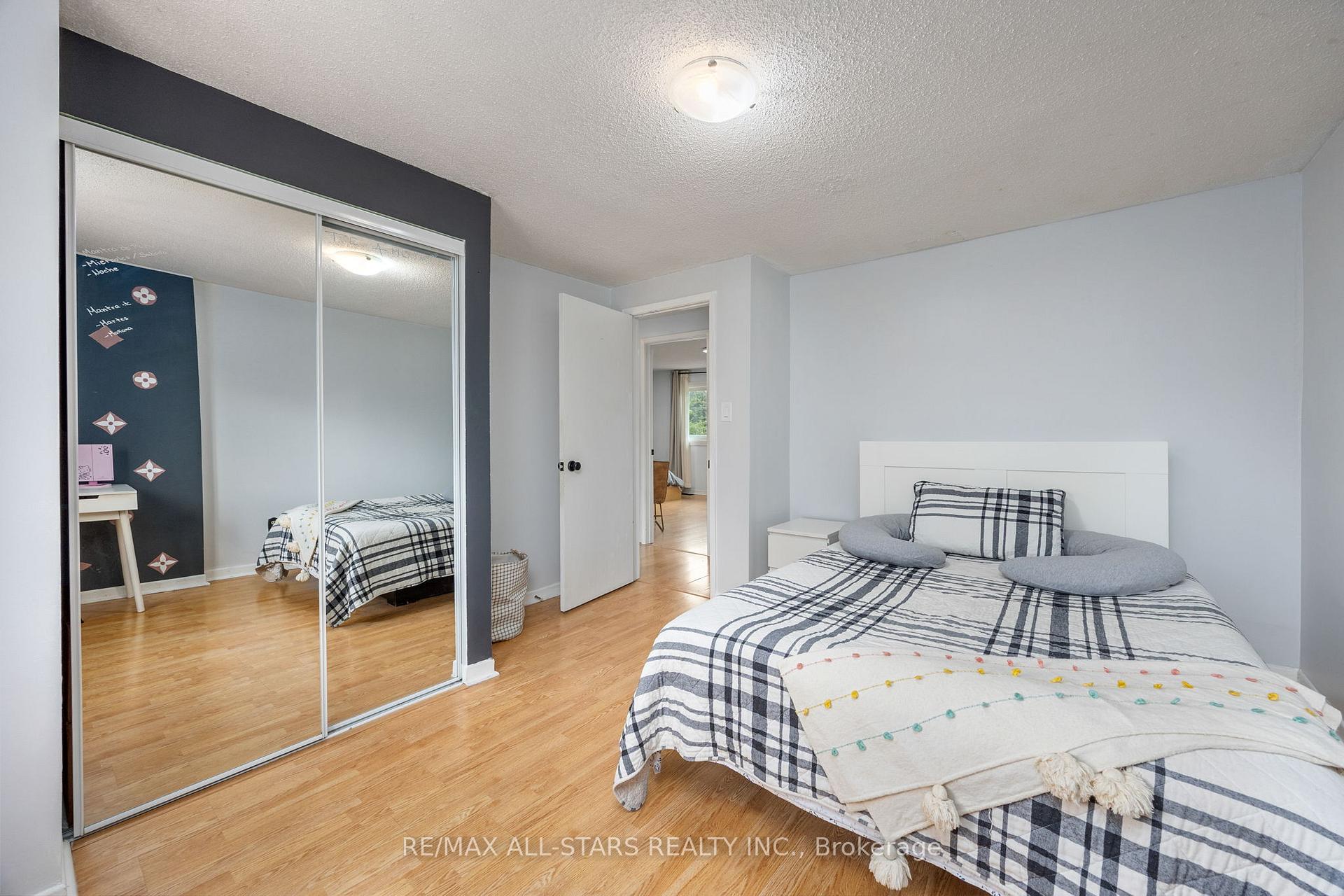 Photo 26 of 1247 Canborough Crescent, Pickering, Liverpool — HOMEH