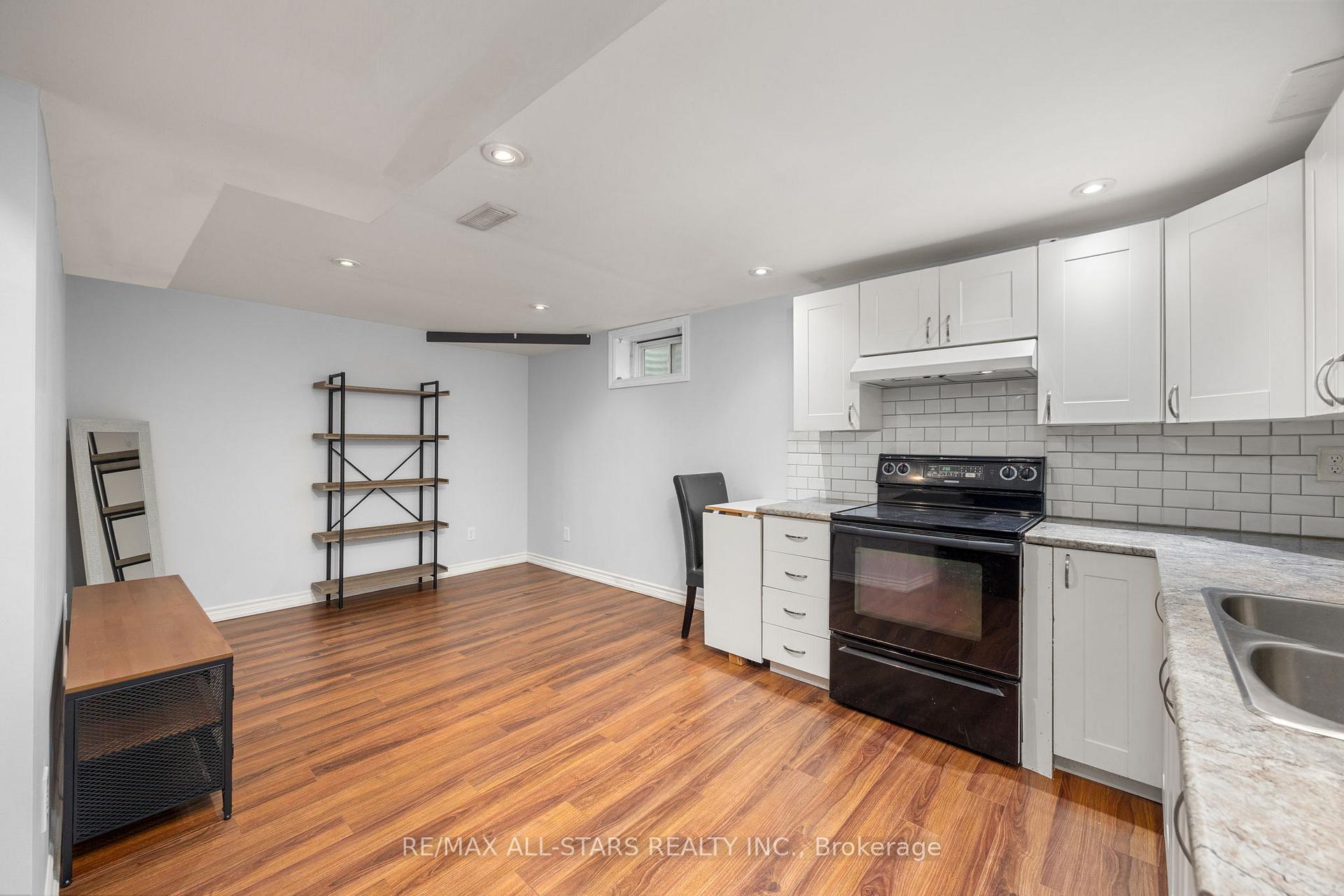 Photo 29 of 1247 Canborough Crescent, Pickering, Liverpool — HOMEH