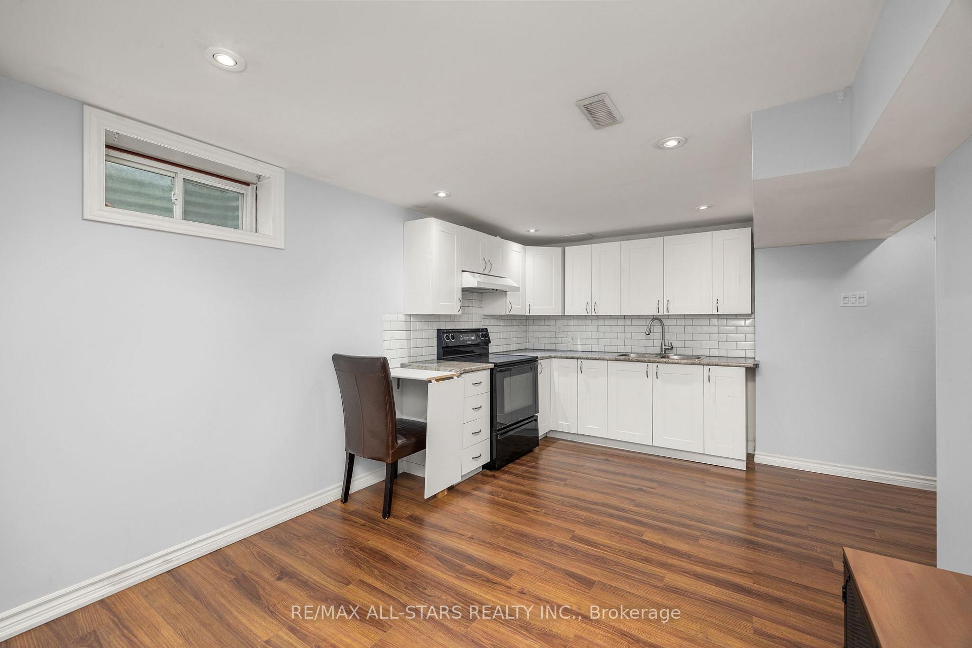 Photo 30 of 1247 Canborough Crescent, Pickering, Liverpool — HOMEH