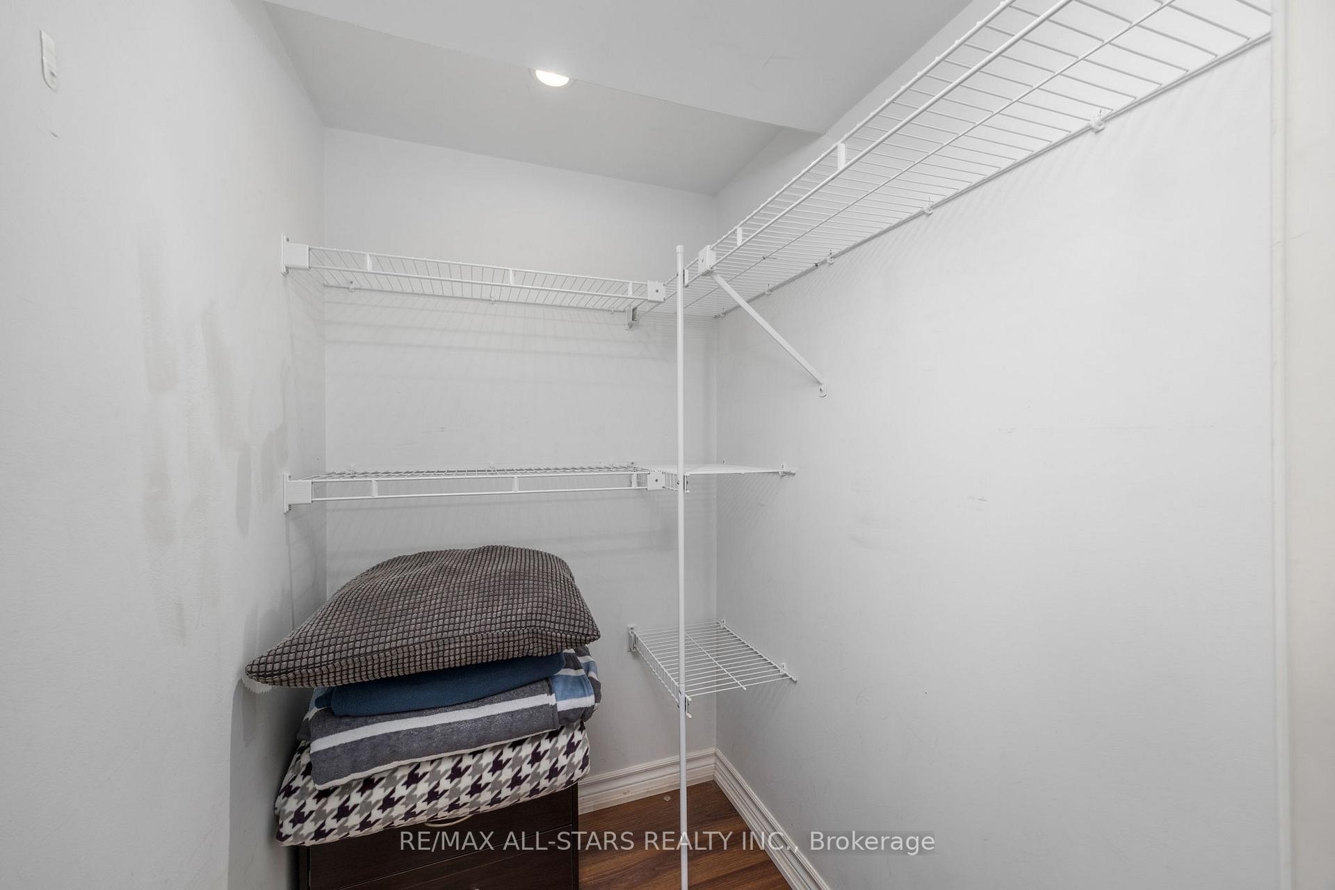 Photo 36 of 1247 Canborough Crescent, Pickering, Liverpool — HOMEH