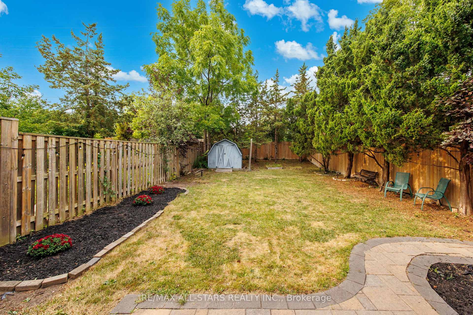 Photo 40 of 1247 Canborough Crescent, Pickering, Liverpool — HOMEH