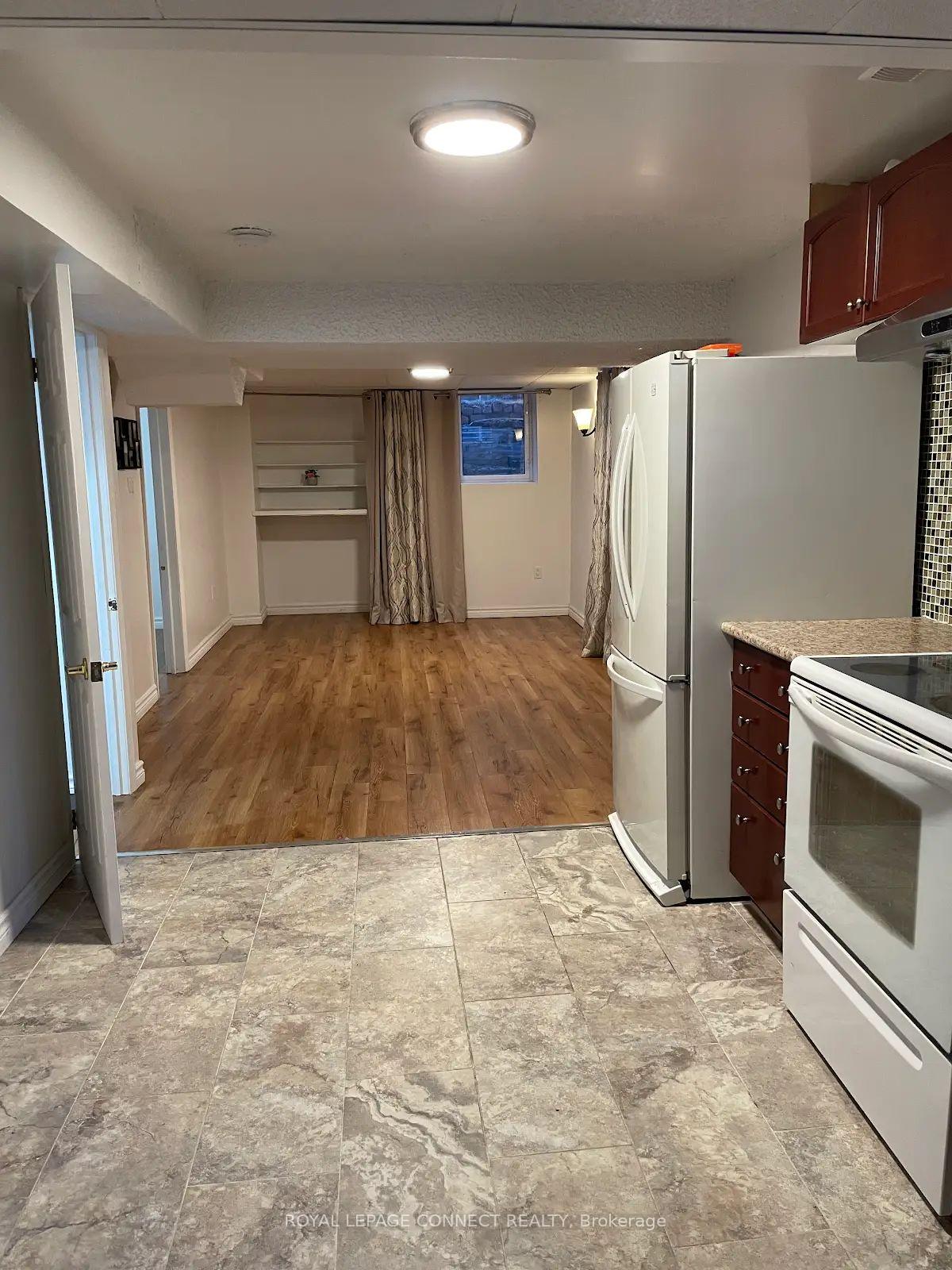 Photo 4 of 533 Gardenview Square, Pickering, Amberlea — HOMEH