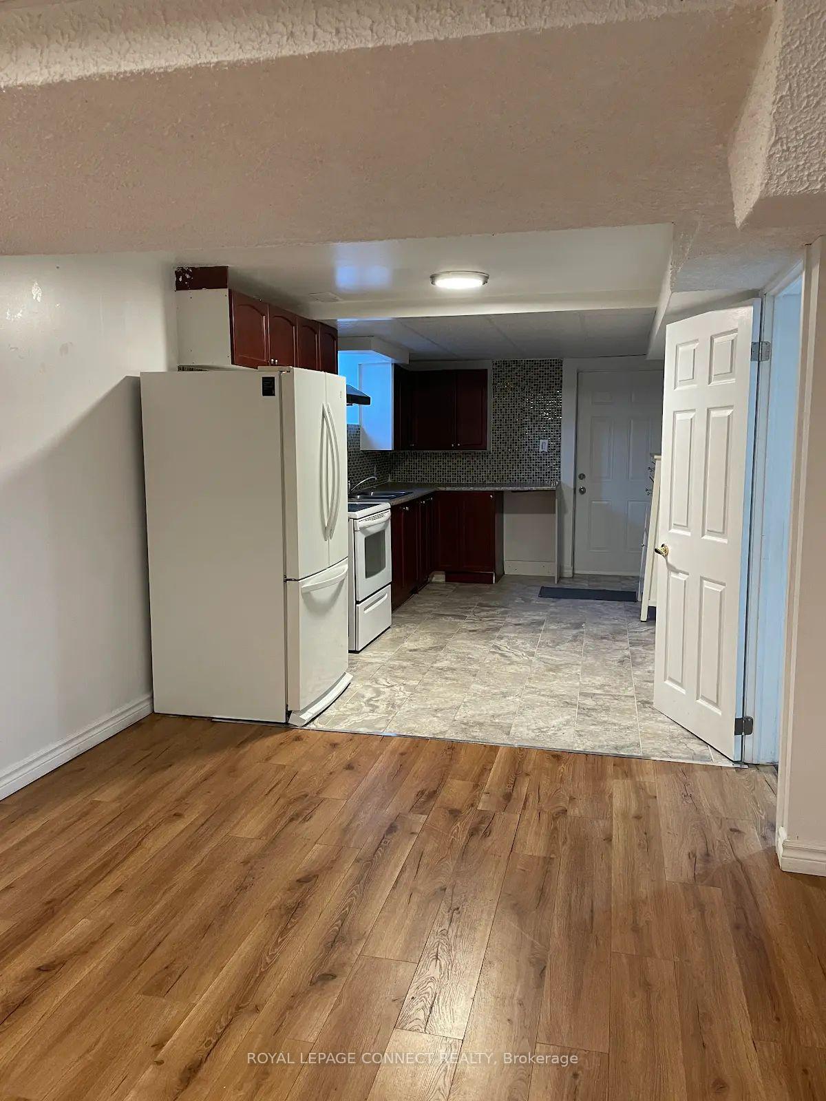Photo 5 of 533 Gardenview Square, Pickering, Amberlea — HOMEH