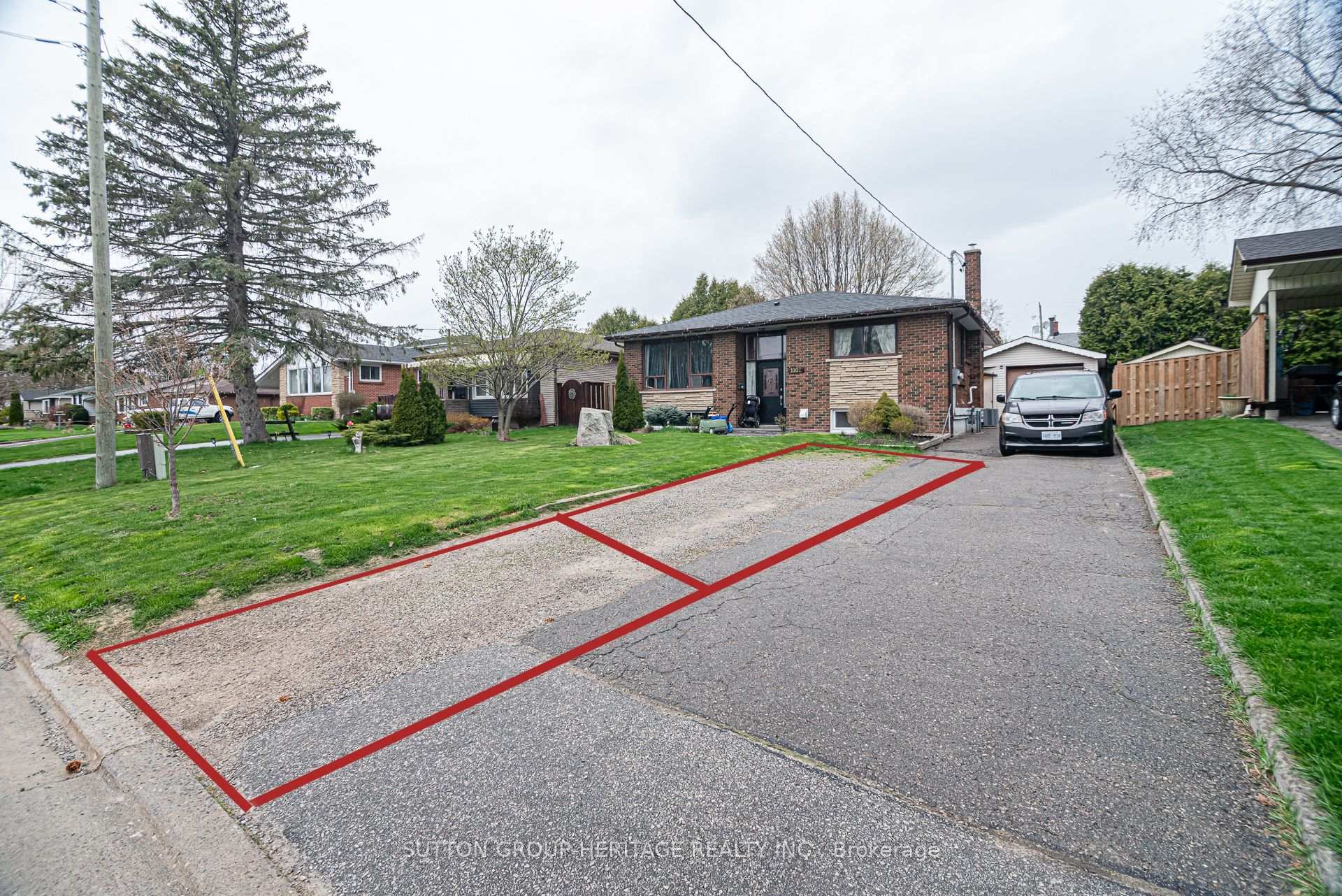 Photo 3 of Unit BSMT, 1002 Denise Drive, Oshawa, Donevan — HOMEH