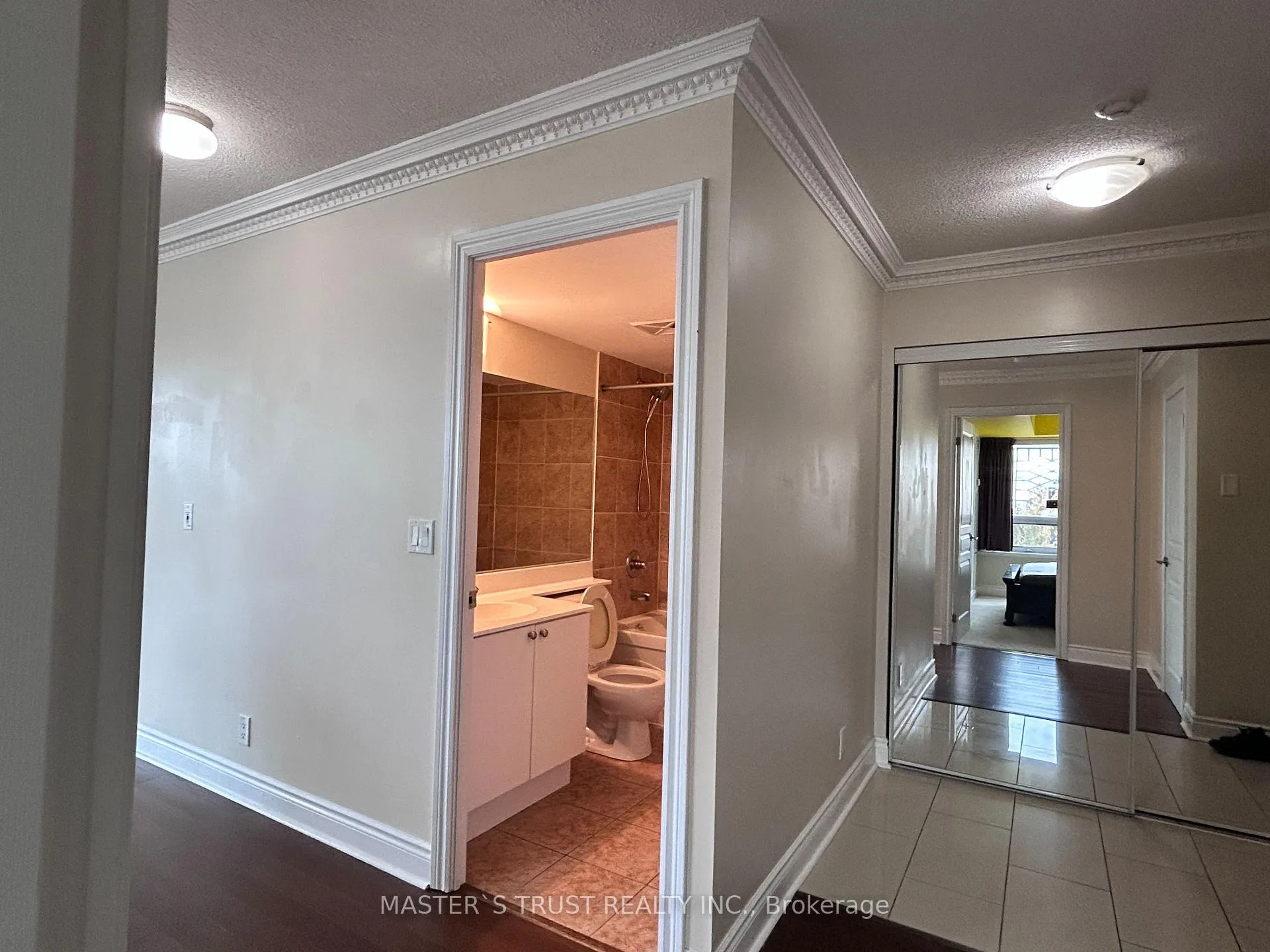 Photo 4 of Unit 516, 32 Clegg Road, Markham, Unionville — HOMEH
