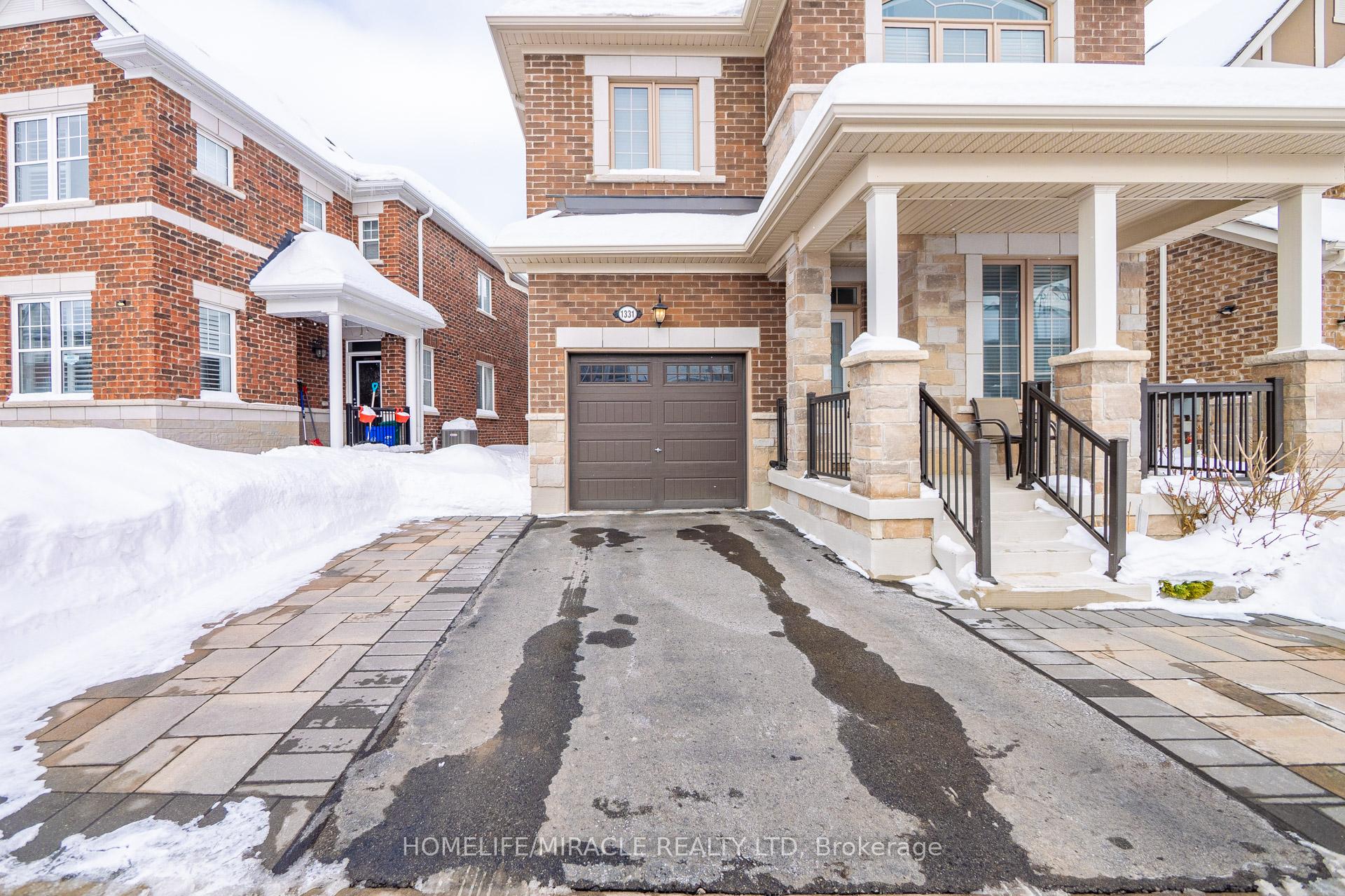 Photo 4 of 1331 Rose Way, Milton, Cobban — HOMEH