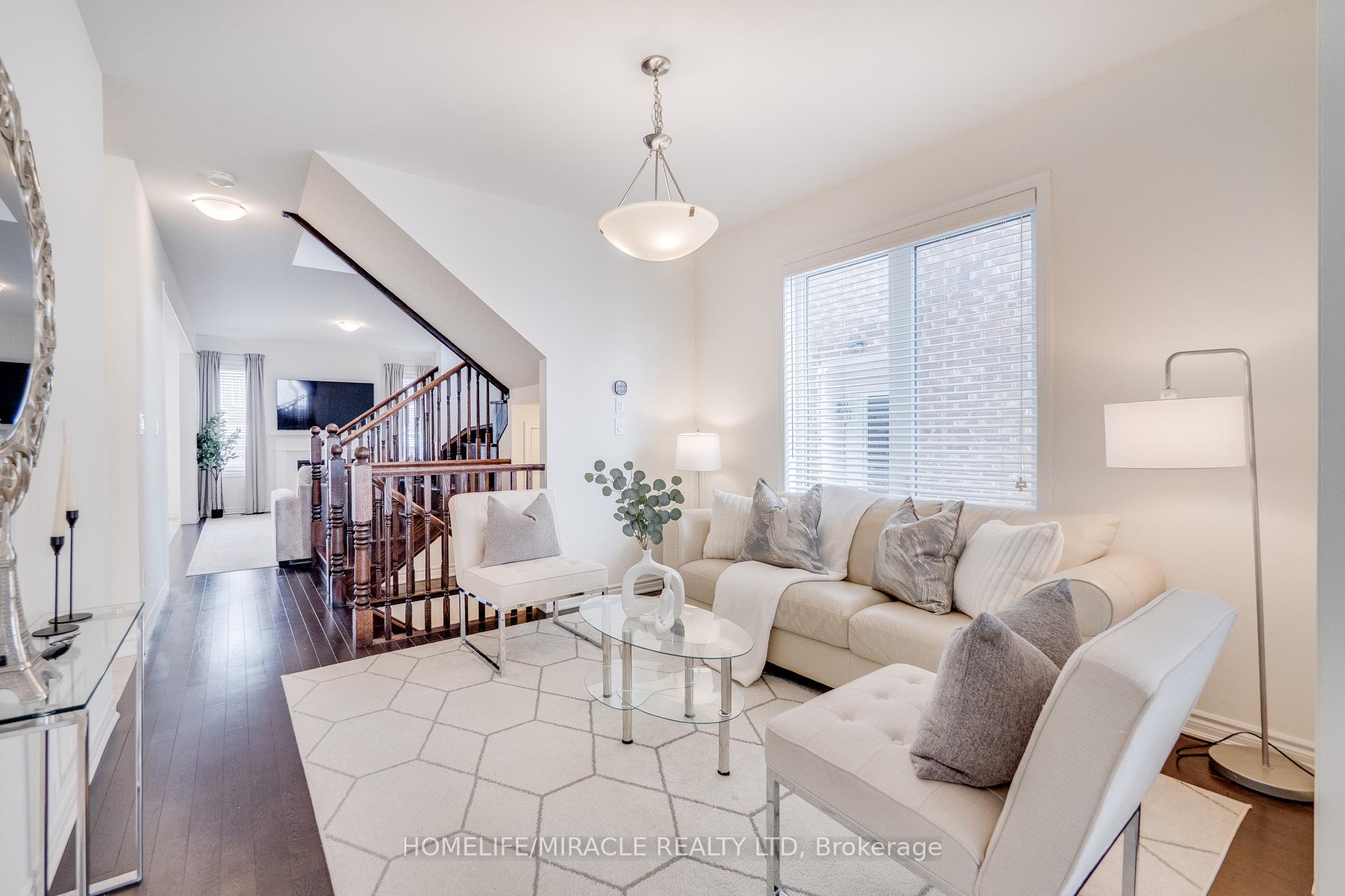 Photo 8 of 1331 Rose Way, Milton, Cobban — HOMEH