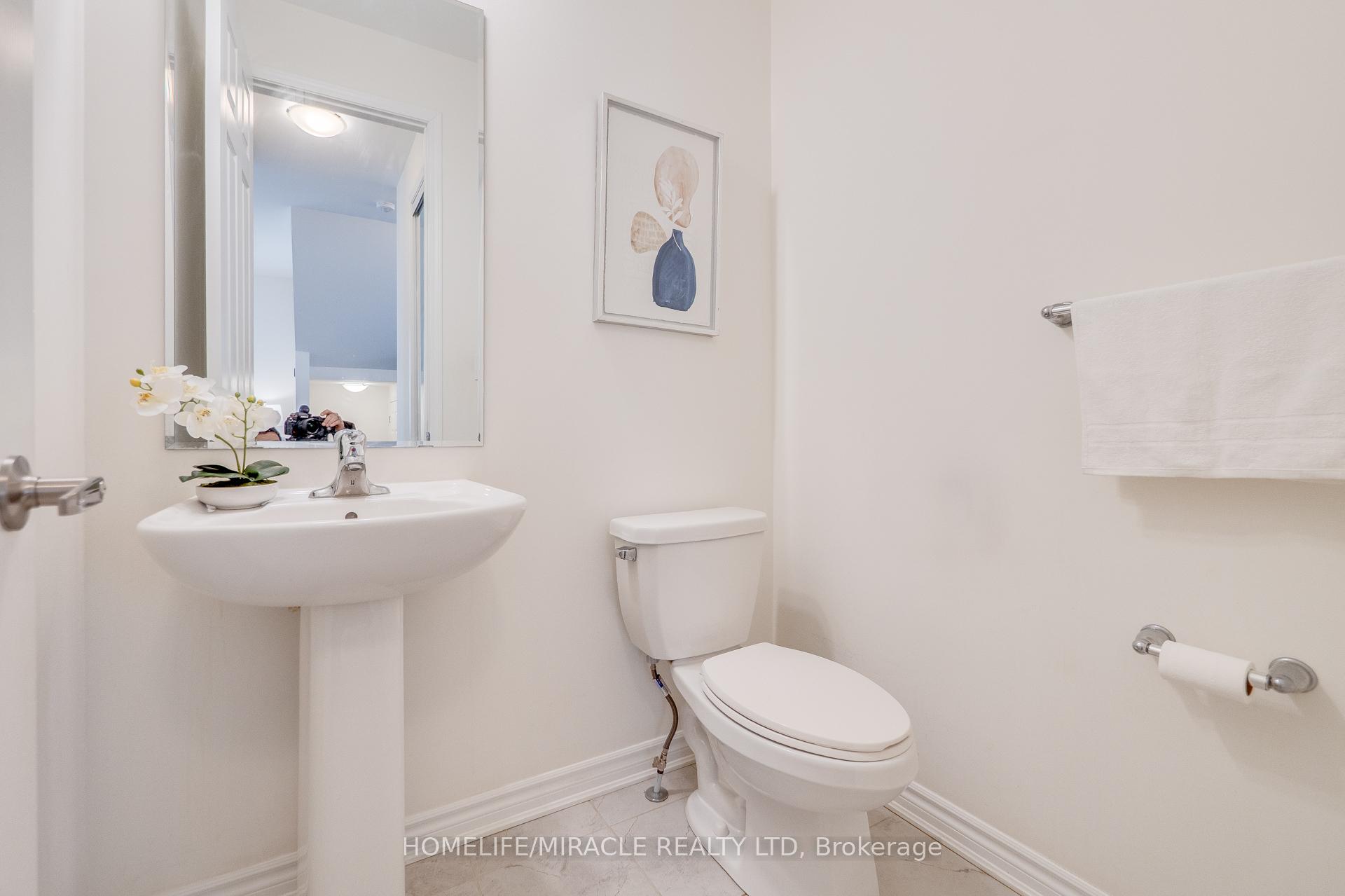 Photo 11 of 1331 Rose Way, Milton, Cobban — HOMEH