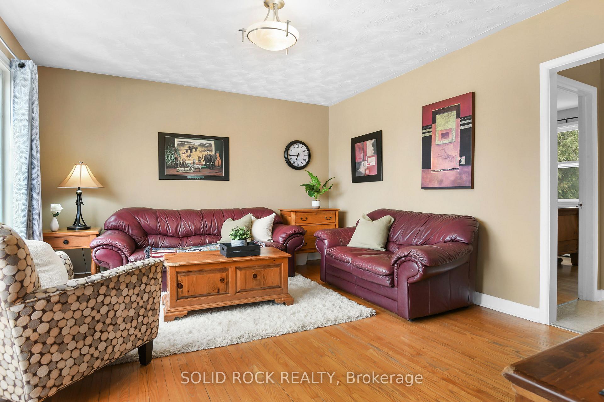 Photo 6 of 51 Barnet Boulevard, Renfrew — HOMEH