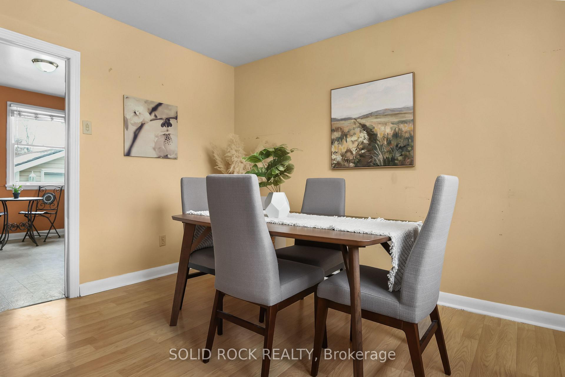 Photo 8 of 51 Barnet Boulevard, Renfrew — HOMEH