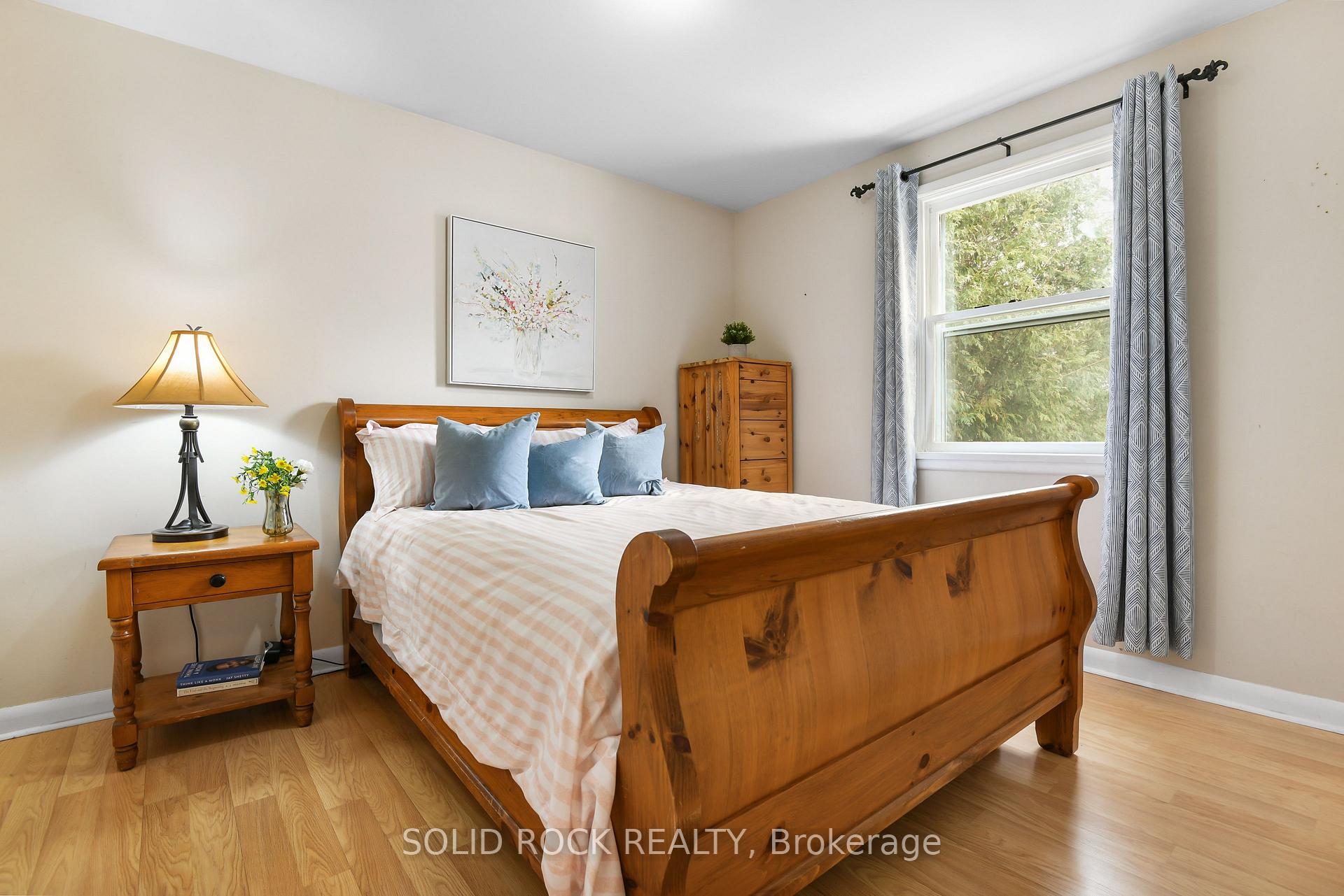 Photo 17 of 51 Barnet Boulevard, Renfrew — HOMEH