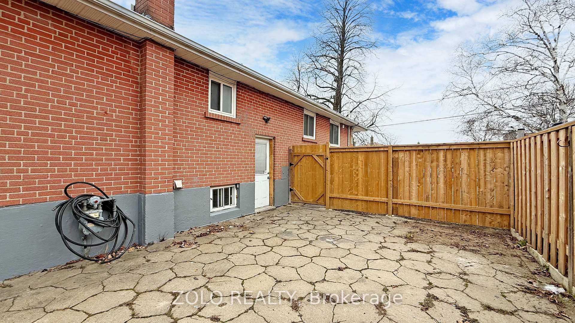 Photo 3 of 860 B Sanok Drive, Pickering, West Shore — HOMEH