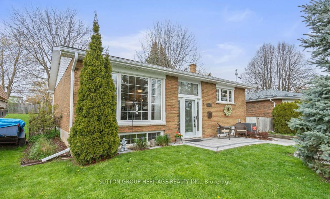 Photo 2 of Unit 1, 251 Acadia Drive, Oshawa, Eastdale — HOMEH