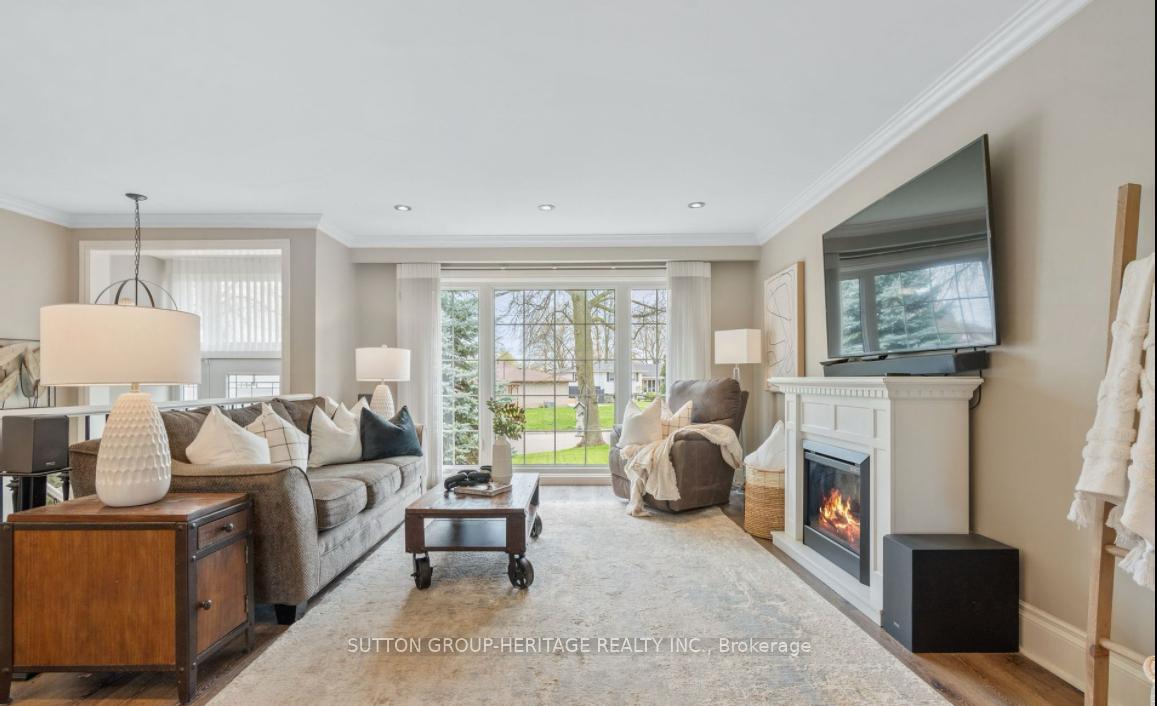Photo 5 of Unit 1, 251 Acadia Drive, Oshawa, Eastdale — HOMEH