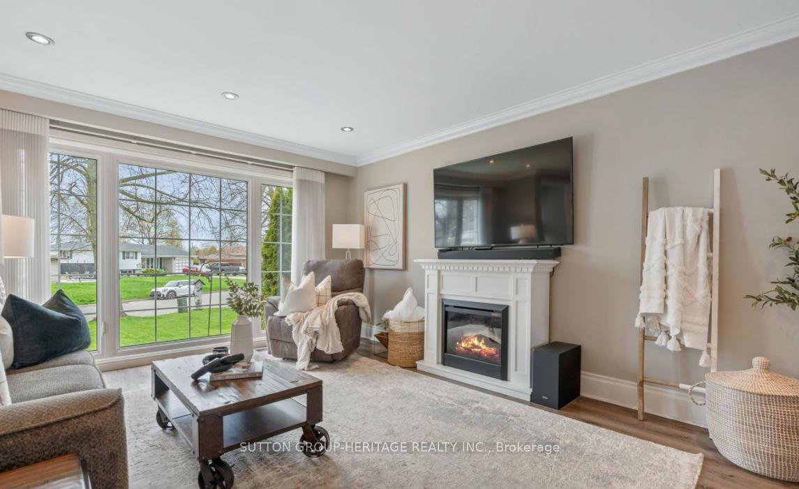Photo 6 of Unit 1, 251 Acadia Drive, Oshawa, Eastdale — HOMEH
