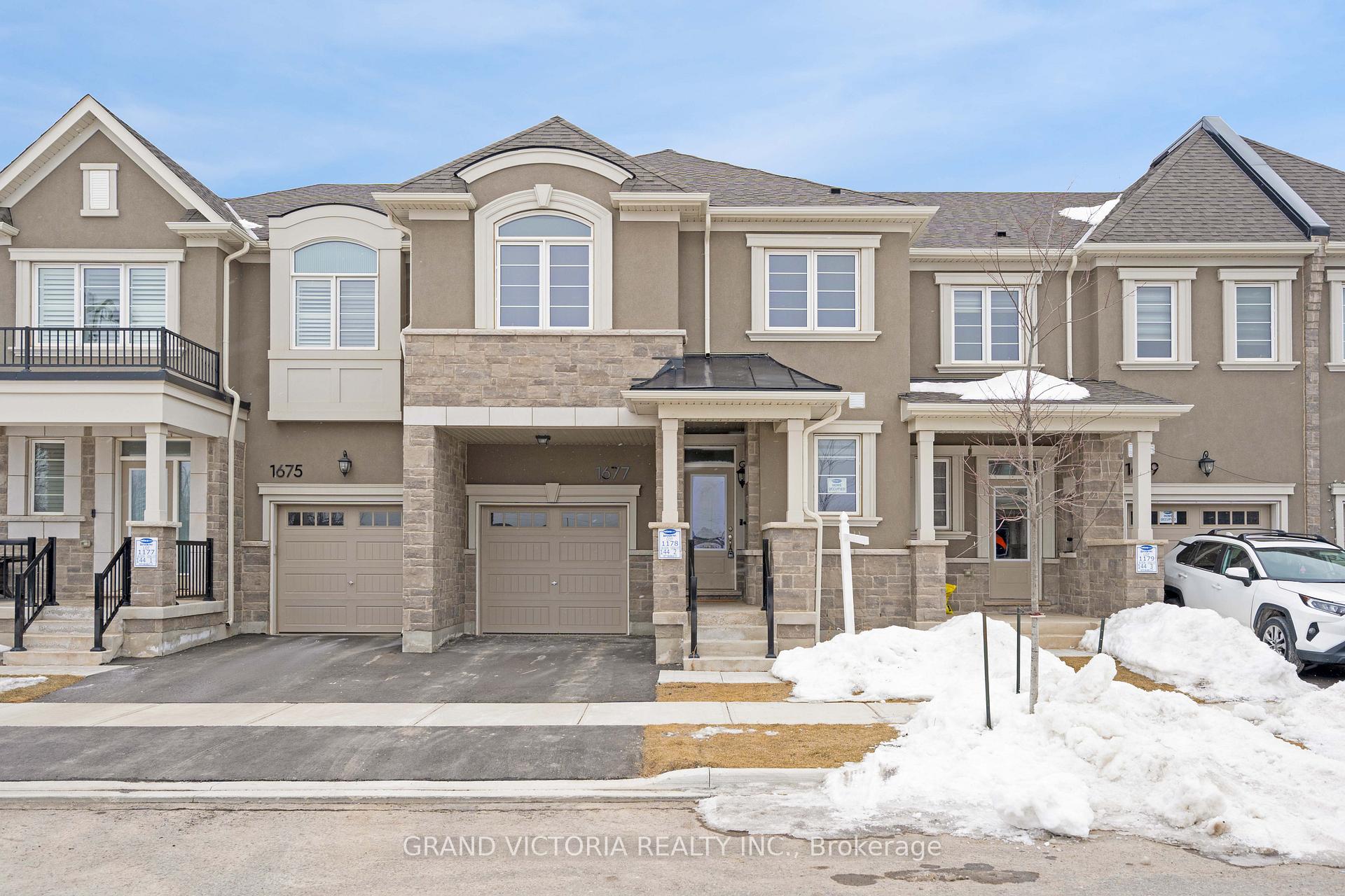 Front of 1677 Sauble Court