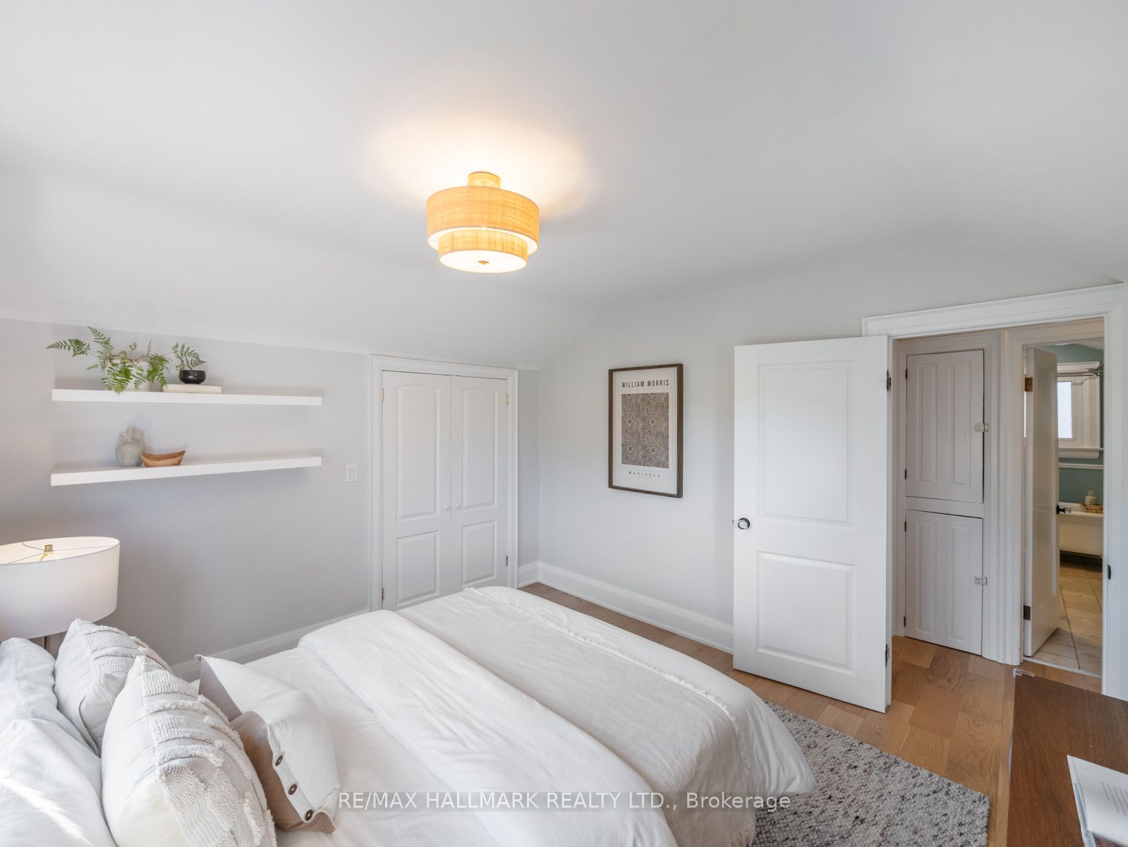 Photo 103 of 54 Avonlea Boulevard, Toronto, Crescent Town — HOMEH