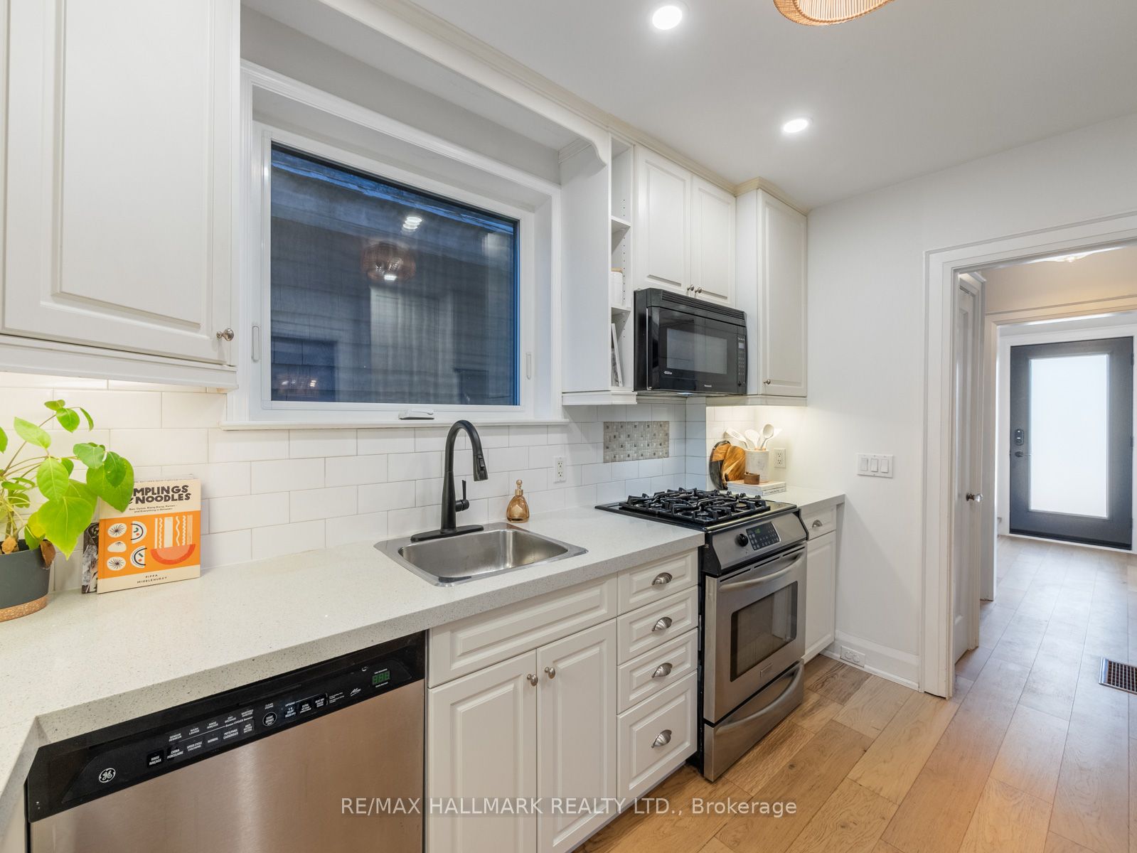 Photo 97 of 54 Avonlea Boulevard, Toronto, Crescent Town — HOMEH