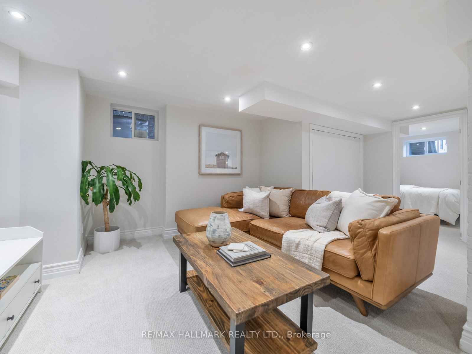 Photo 110 of 54 Avonlea Boulevard, Toronto, Crescent Town — HOMEH