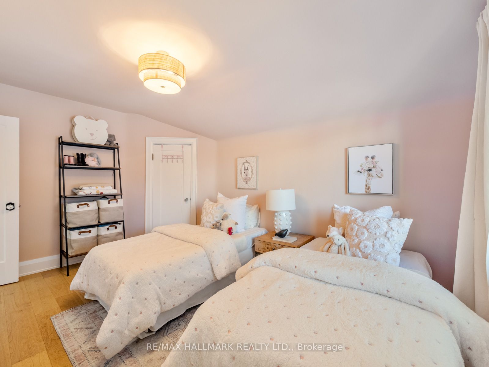 Photo 105 of 54 Avonlea Boulevard, Toronto, Crescent Town — HOMEH