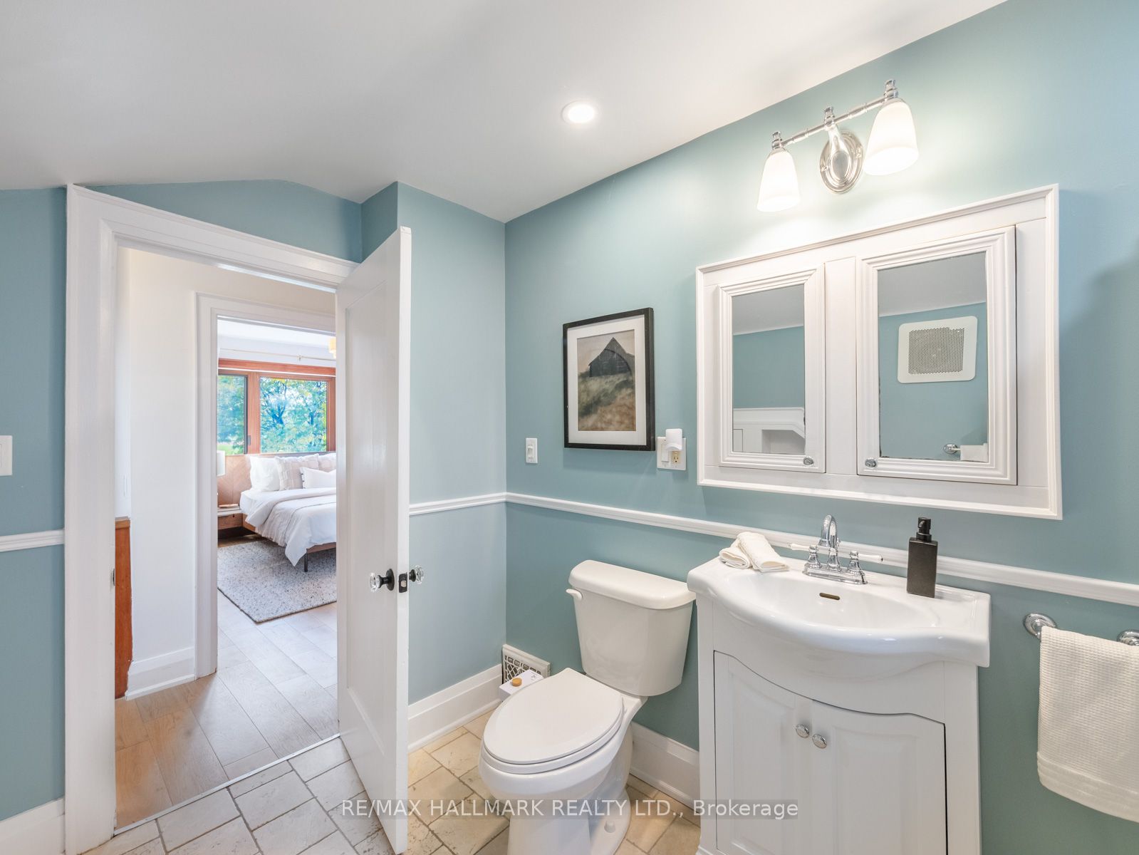 Photo 107 of 54 Avonlea Boulevard, Toronto, Crescent Town — HOMEH