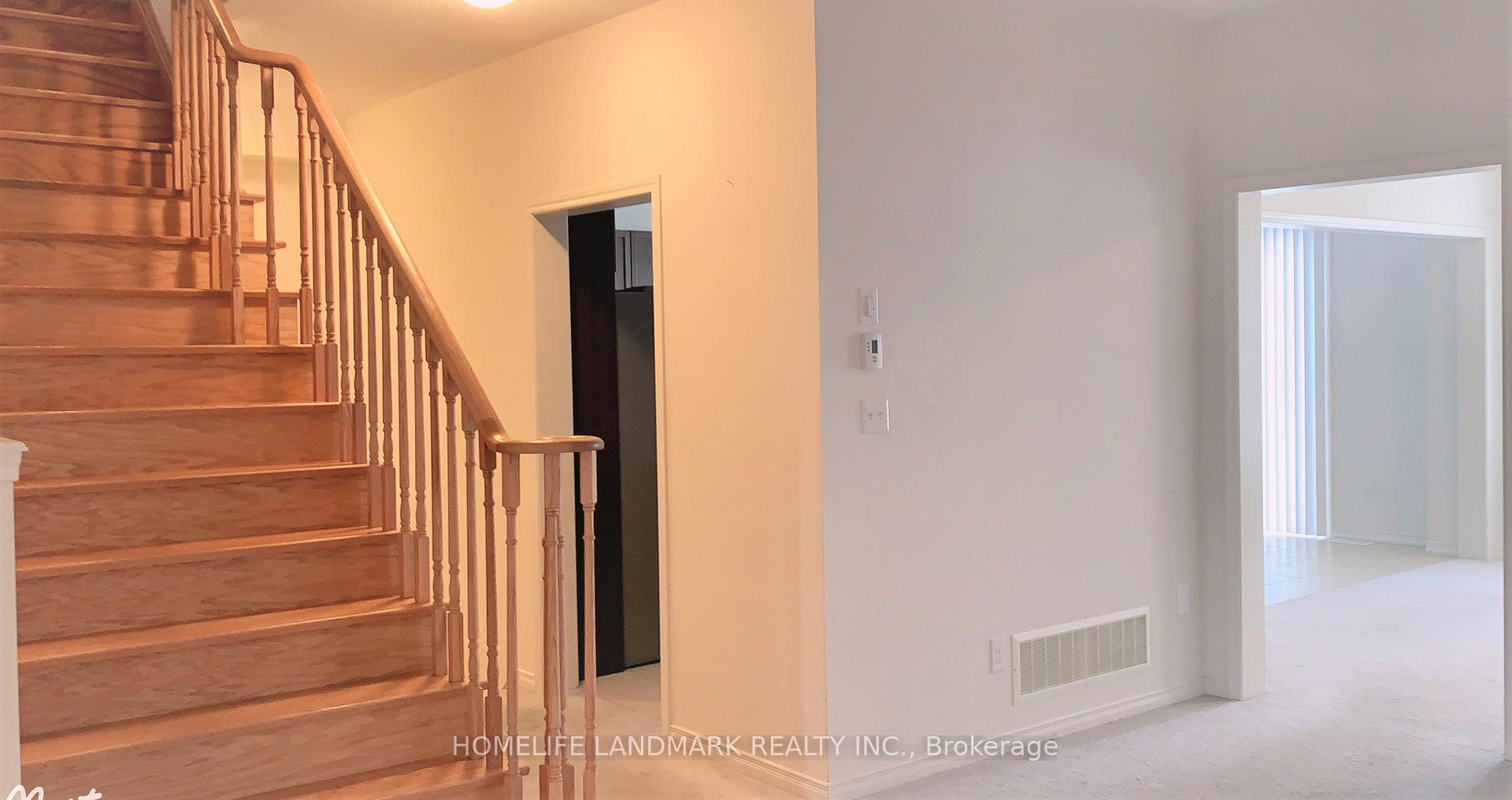 Photo 3 of 2356 Equestrian Crescent, Oshawa, Windfields — HOMEH