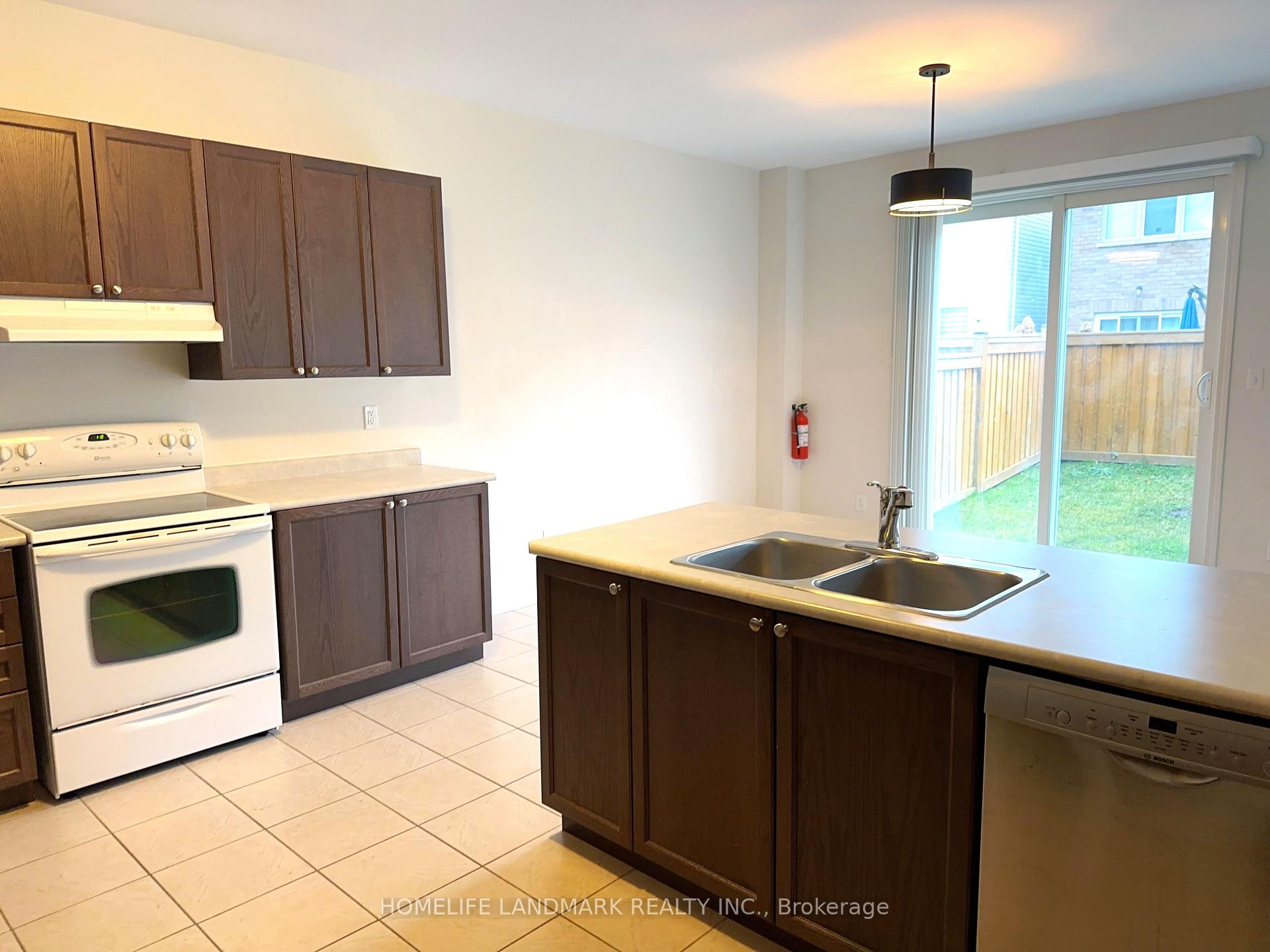 Photo 6 of 2356 Equestrian Crescent, Oshawa, Windfields — HOMEH