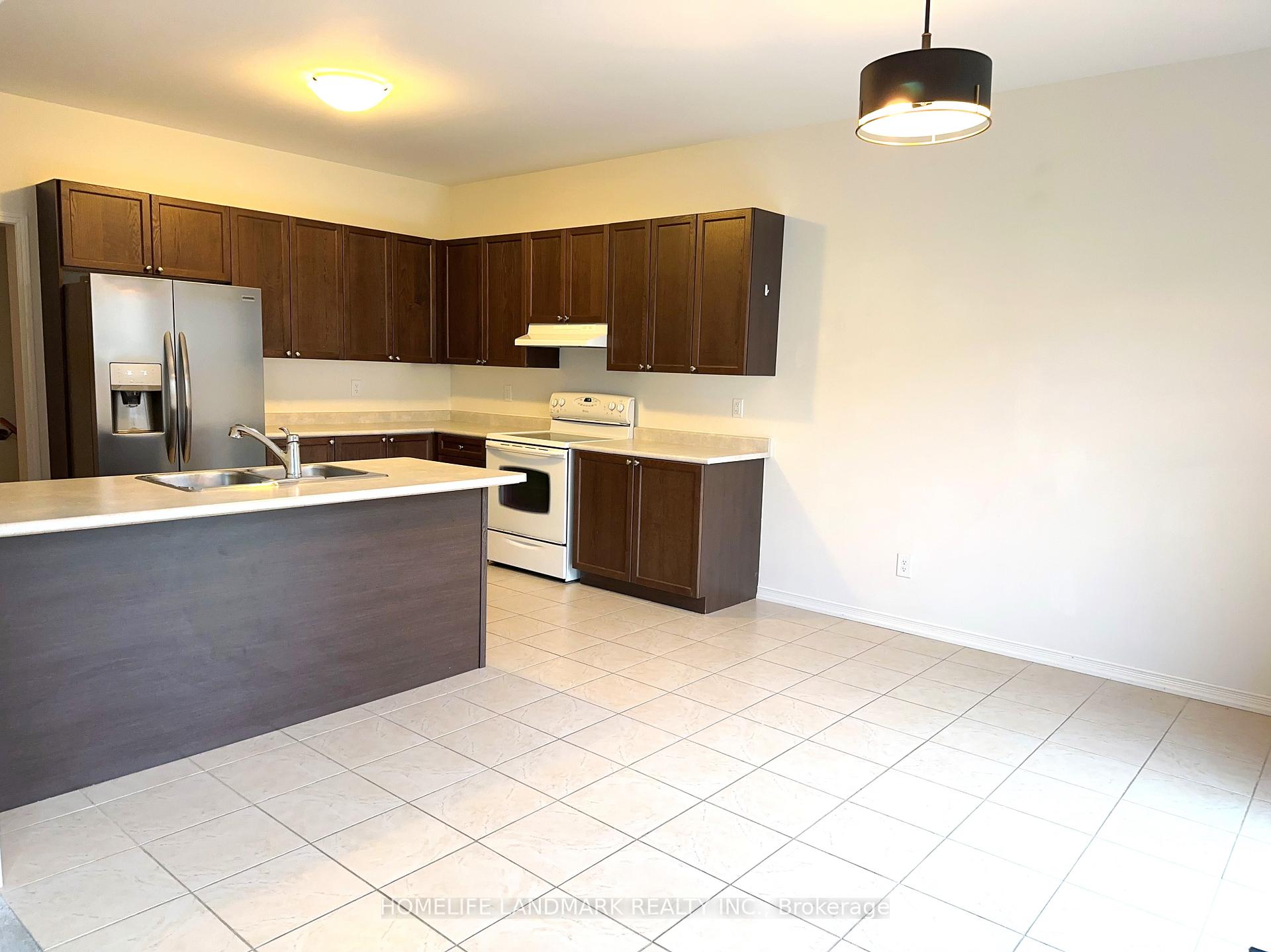 Photo 7 of 2356 Equestrian Crescent, Oshawa, Windfields — HOMEH