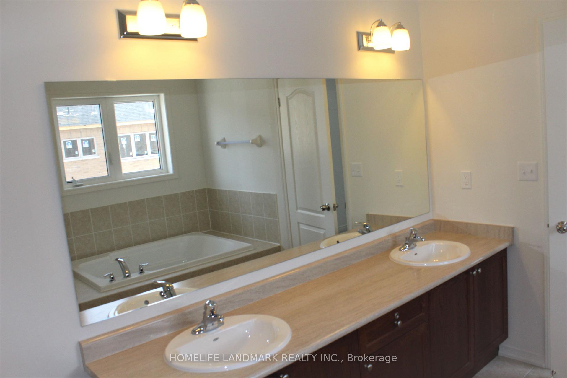Photo 16 of 2356 Equestrian Crescent, Oshawa, Windfields — HOMEH
