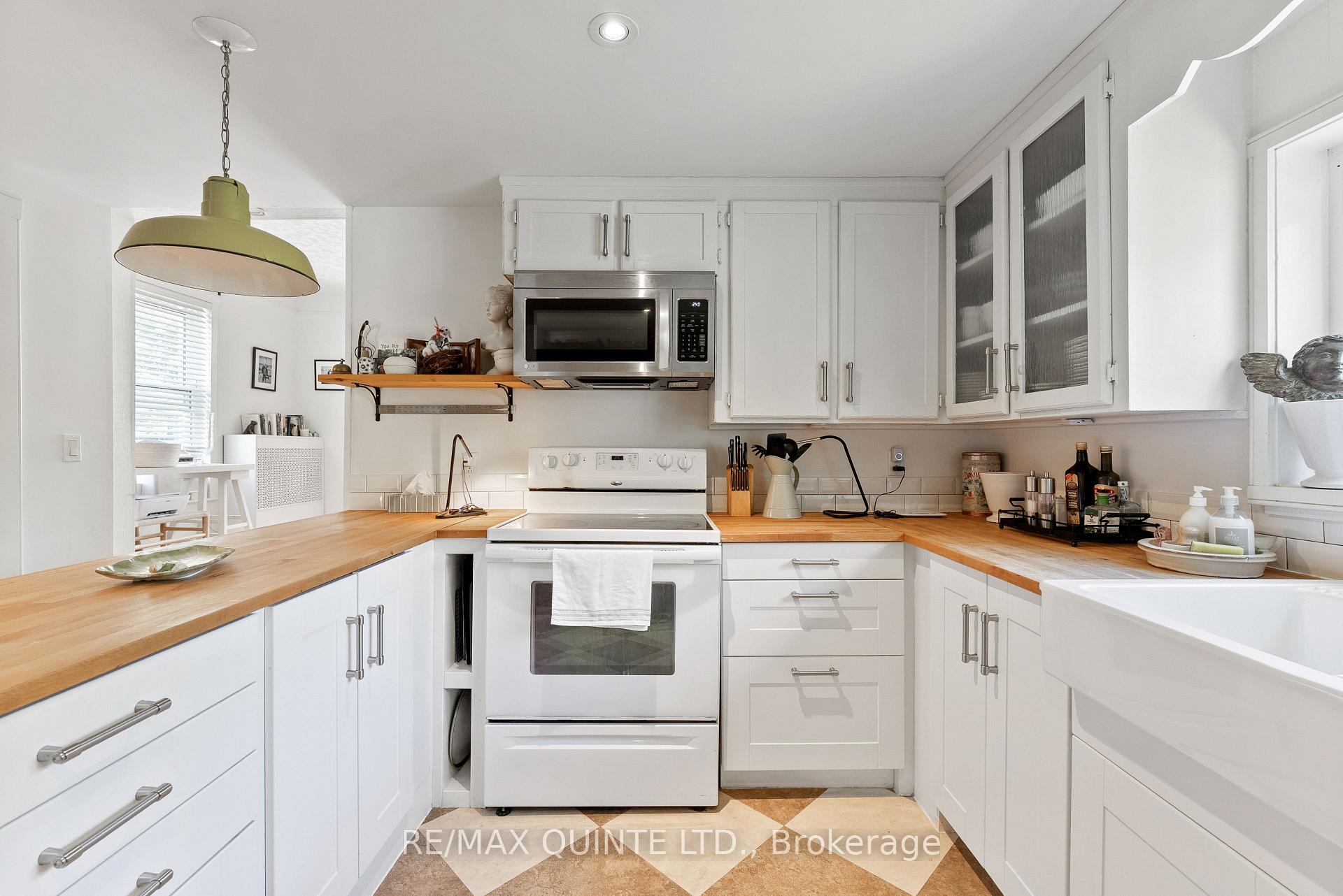 Photo 17 of 22 Maple Avenue, Prince Edward County, Picton Ward — HOMEH