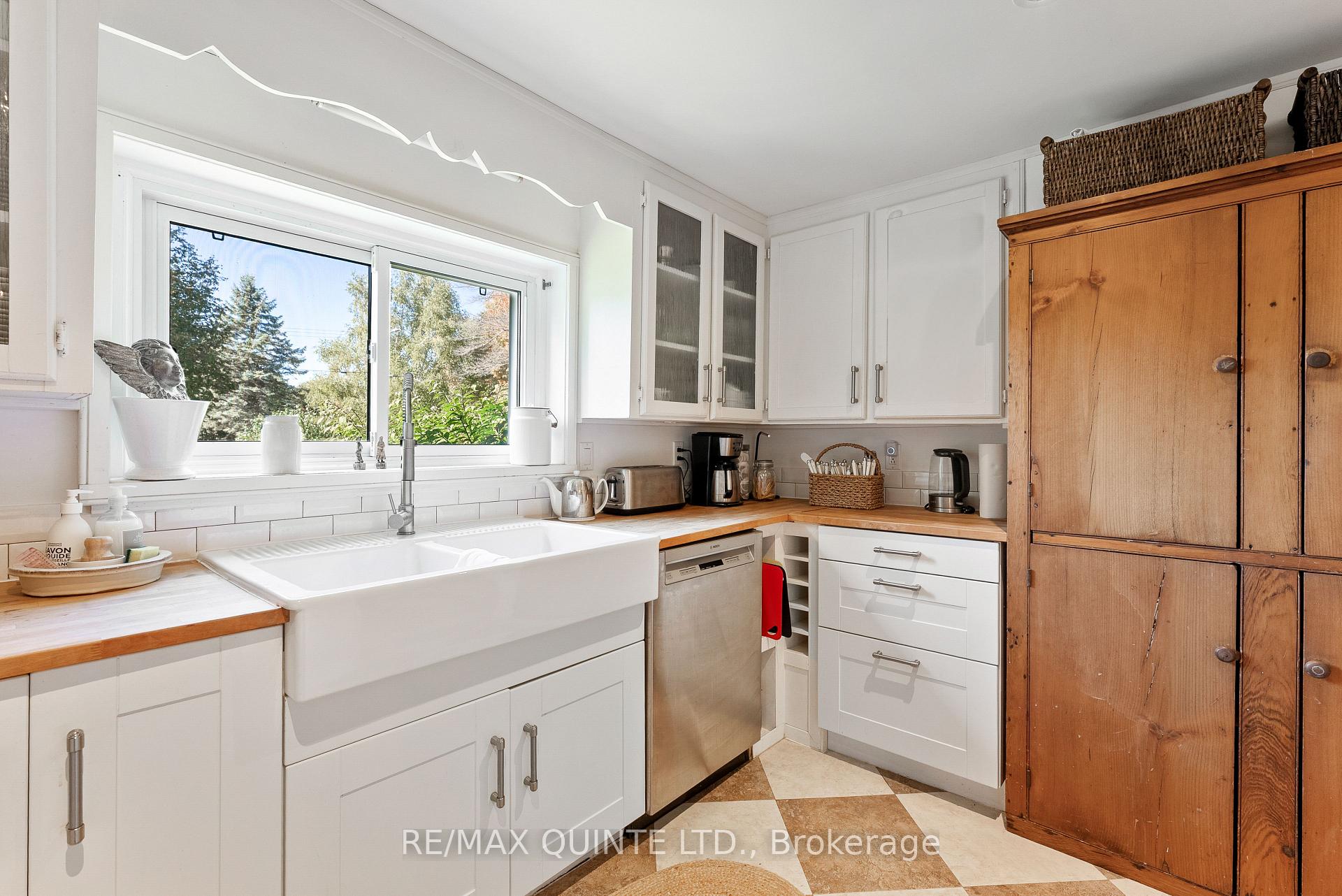 Photo 18 of 22 Maple Avenue, Prince Edward County, Picton Ward — HOMEH