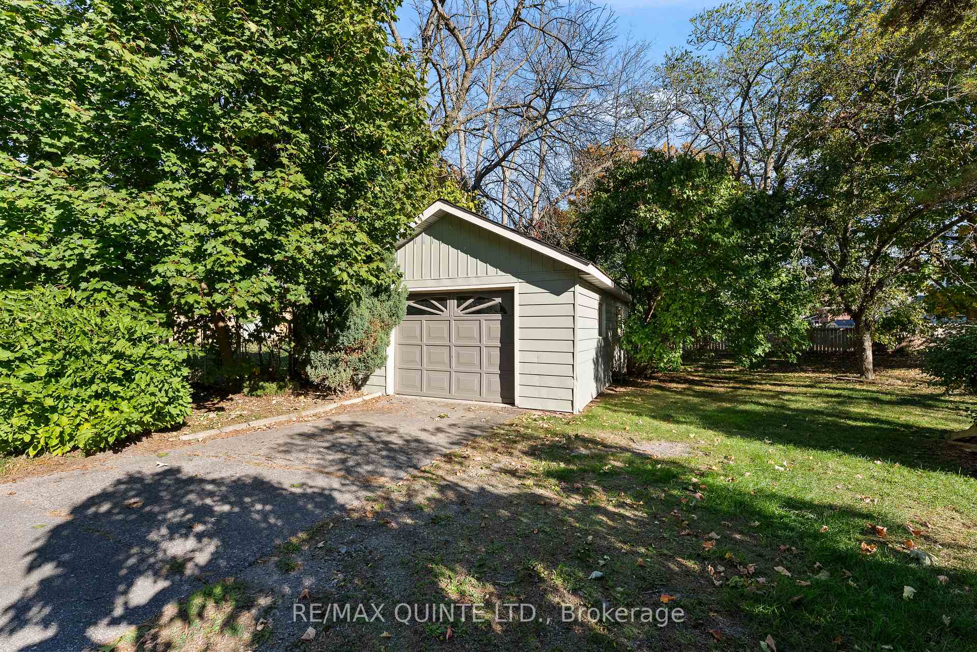 Photo 37 of 22 Maple Avenue, Prince Edward County, Picton Ward — HOMEH