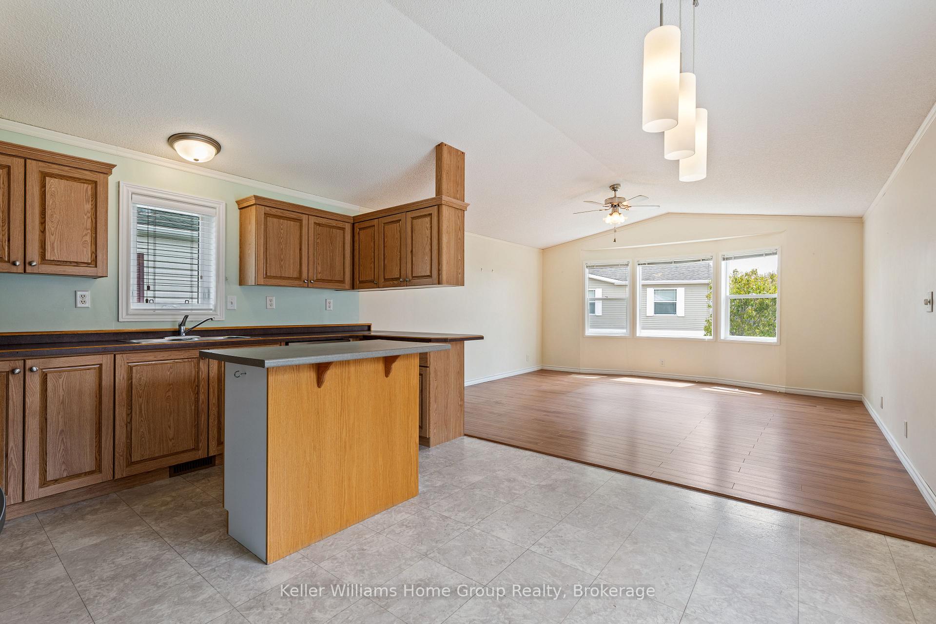 Photo 2 of 43 Water Street, Puslinch, Rural Puslinch East — HOMEH