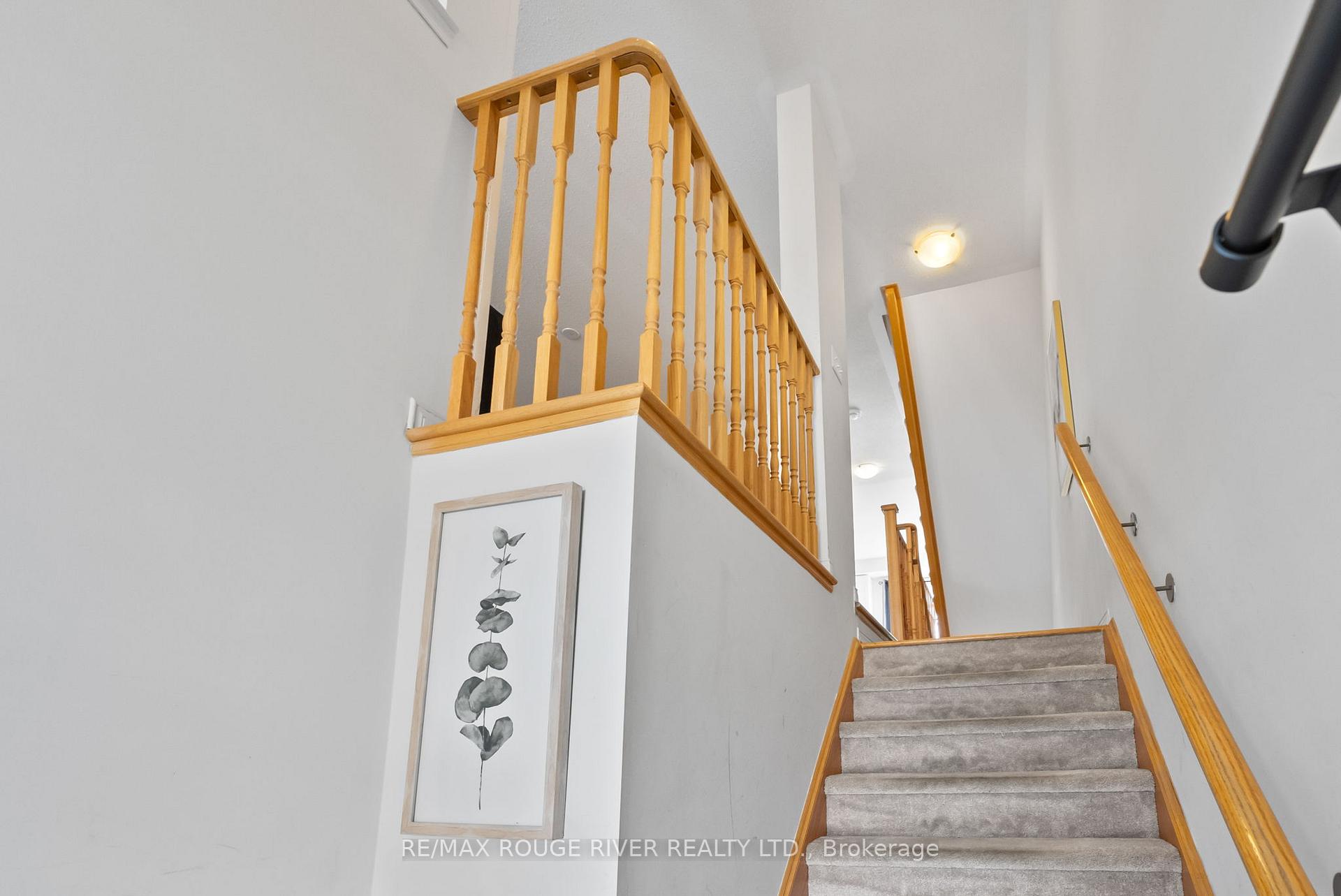 Photo 3 of 2446 Bromus Path, Oshawa, Windfields — HOMEH