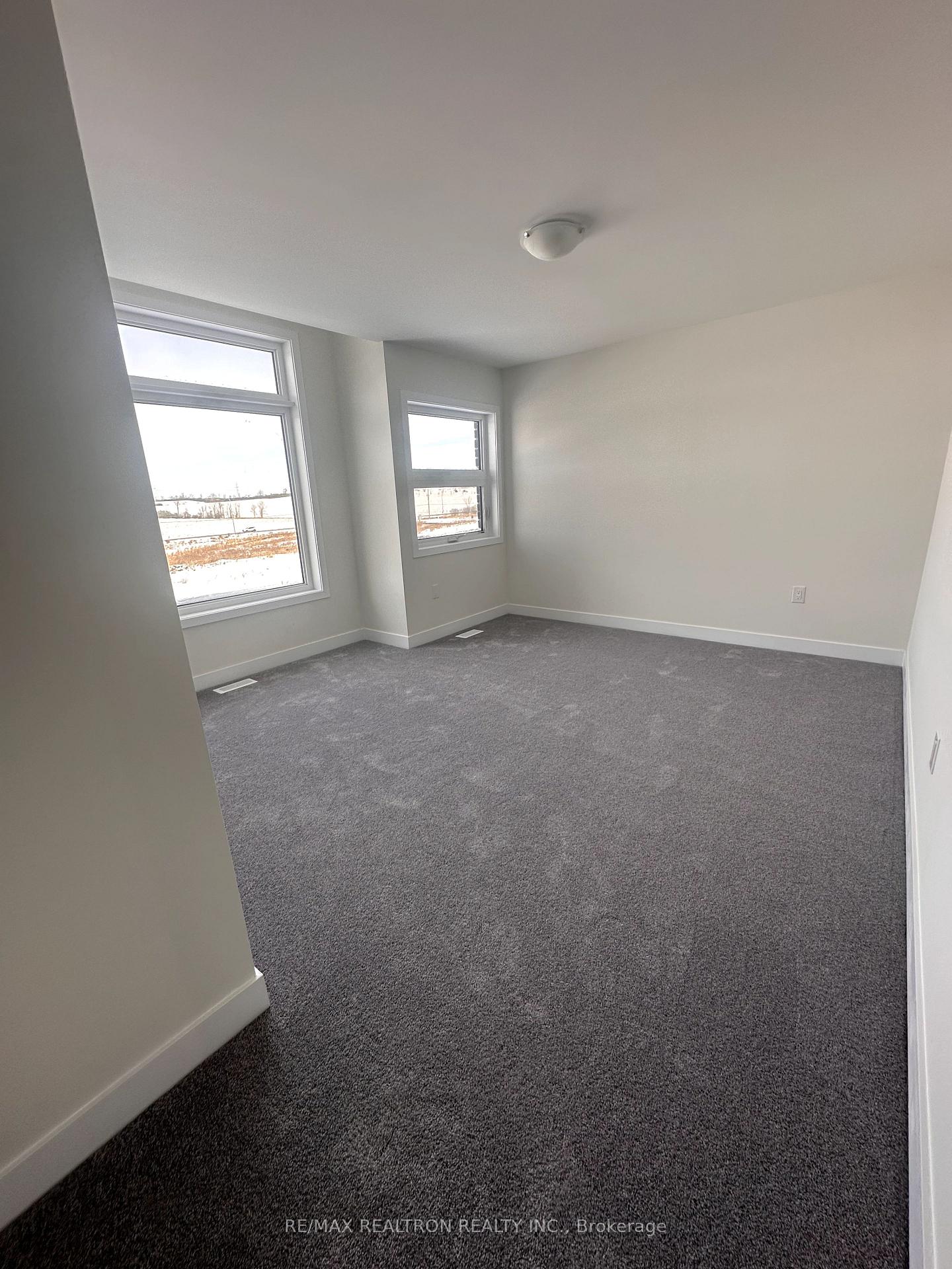 Photo 16 of 229 Flavelle Way, Peterborough, Monaghan Ward 2 — HOMEH