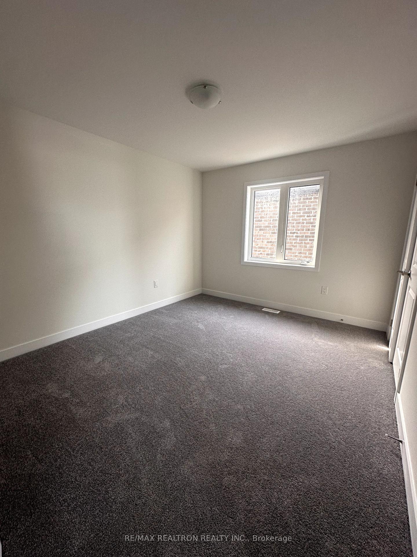 Photo 20 of 229 Flavelle Way, Peterborough, Monaghan Ward 2 — HOMEH