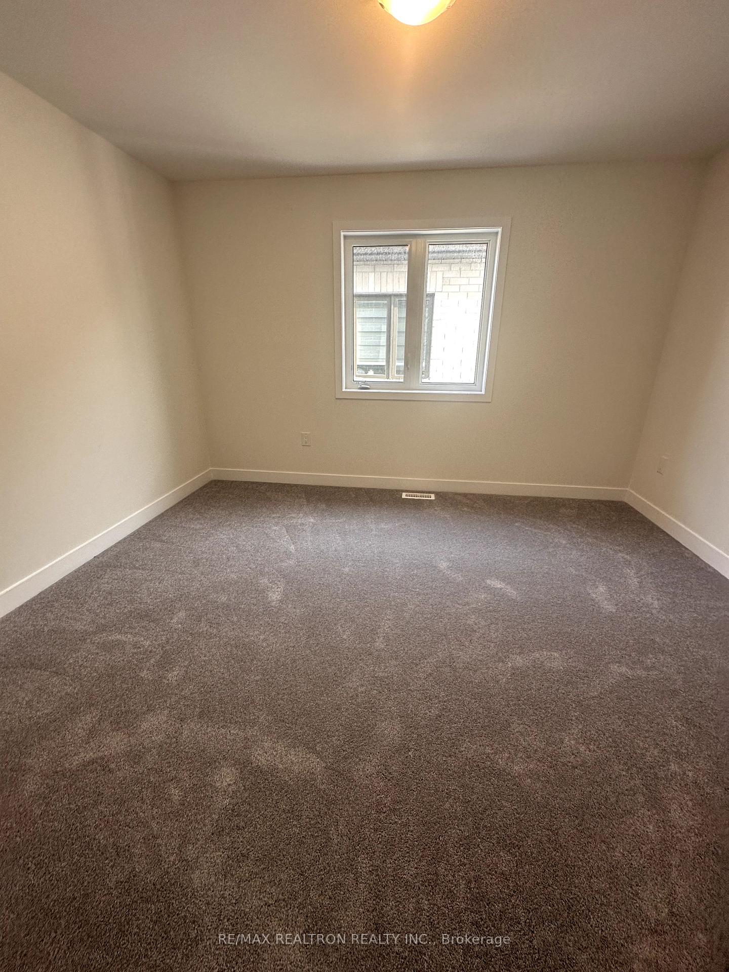 Photo 21 of 229 Flavelle Way, Peterborough, Monaghan Ward 2 — HOMEH