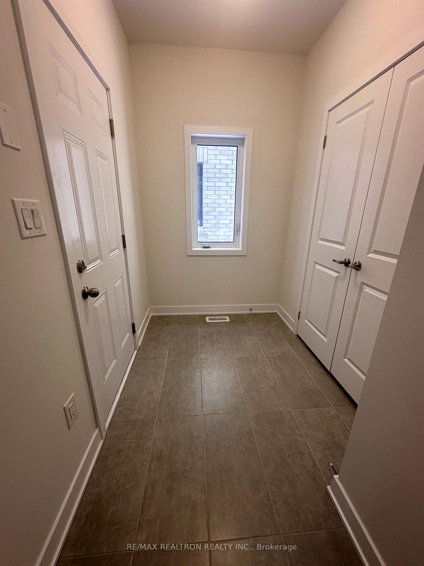 Photo 31 of 229 Flavelle Way, Peterborough, Monaghan Ward 2 — HOMEH