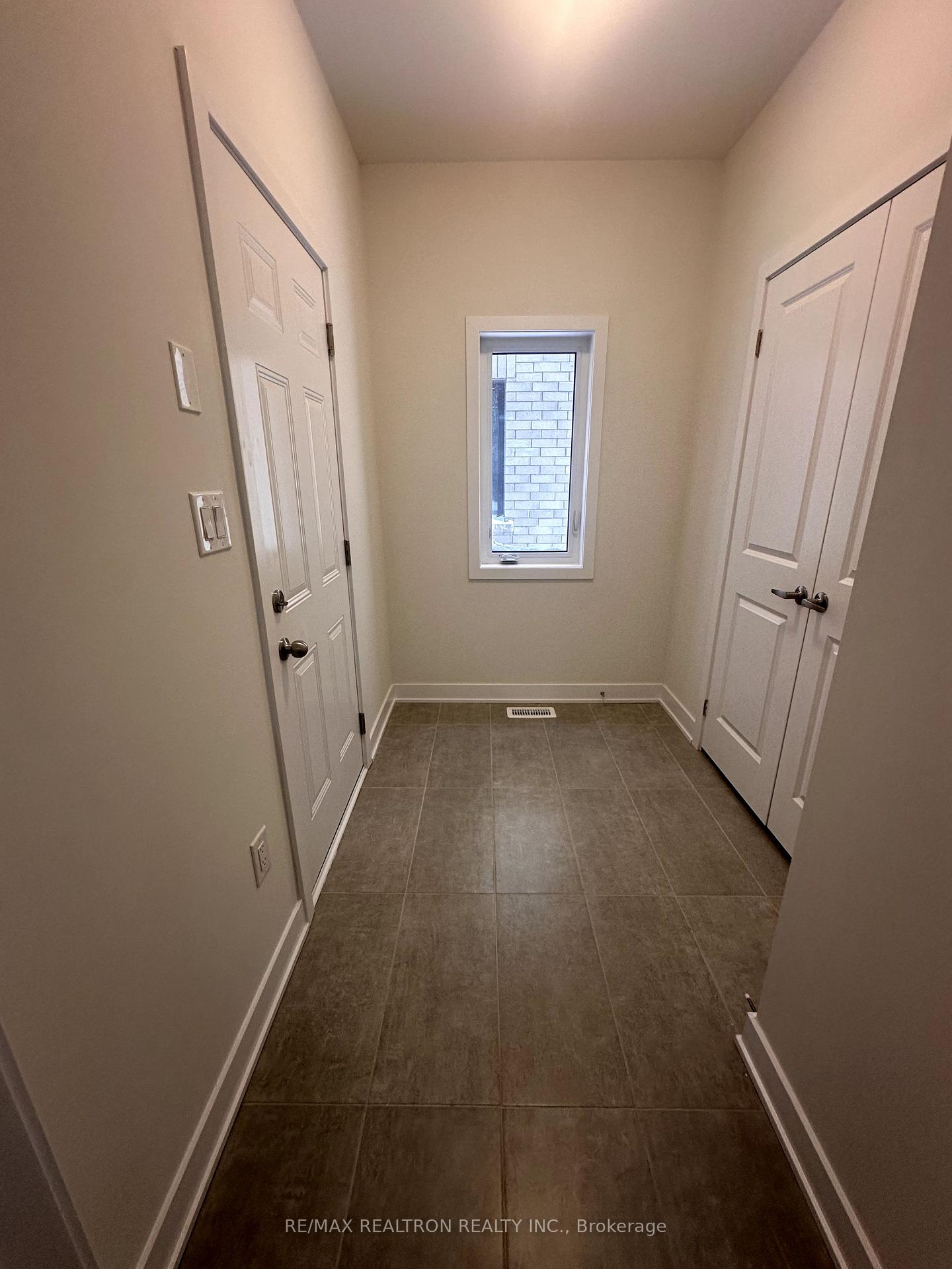Photo 33 of 229 Flavelle Way, Peterborough, Monaghan Ward 2 — HOMEH