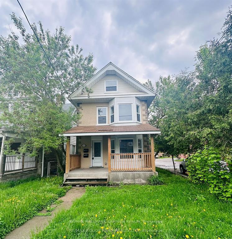 Front of Unit Upper, 184 Park Street N