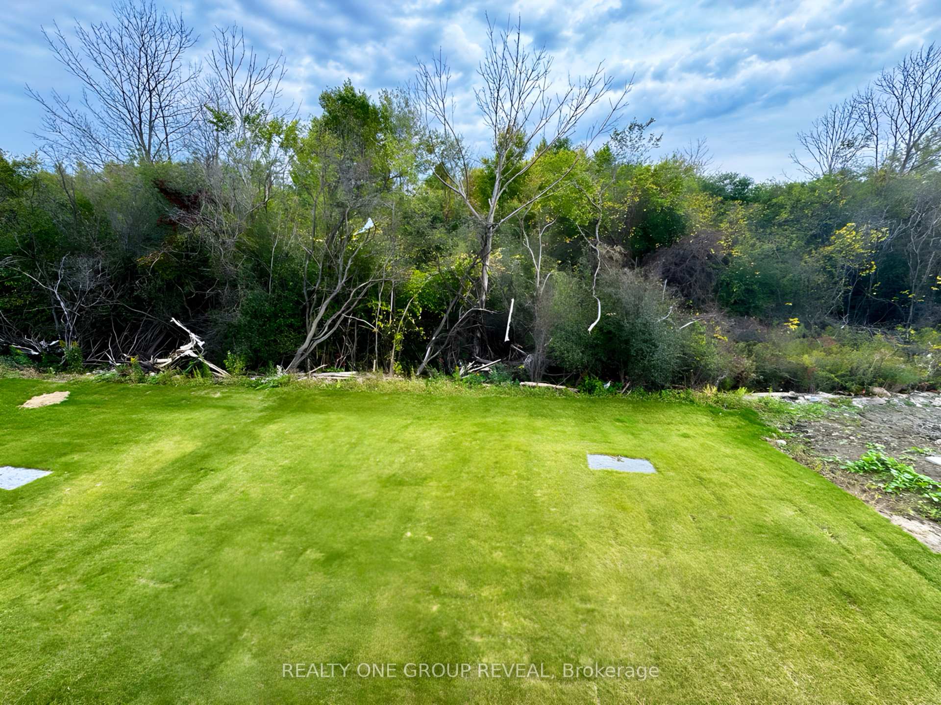 Photo 3 of 642 Lemay Grove, Peterborough, Monaghan Ward 2 — HOMEH